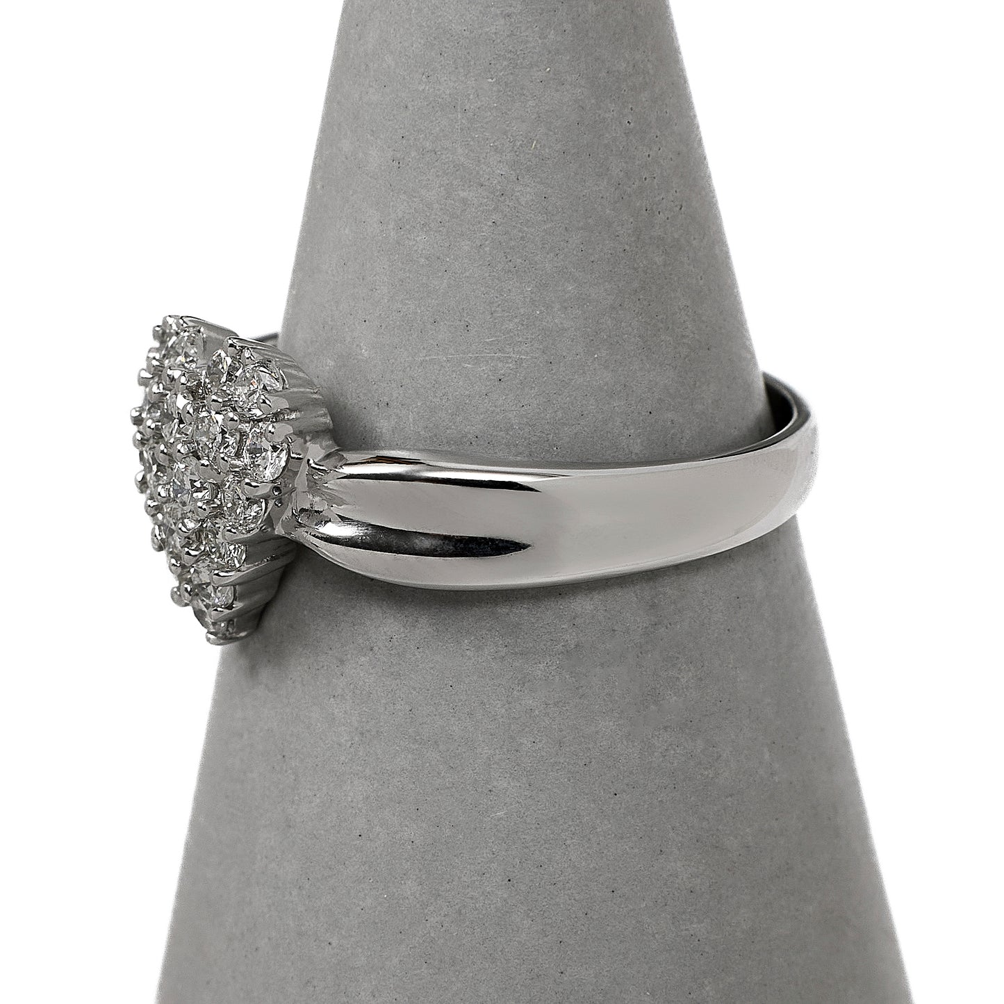Pre-Owned 18ct White Gold Diamond Heart Ring Size N