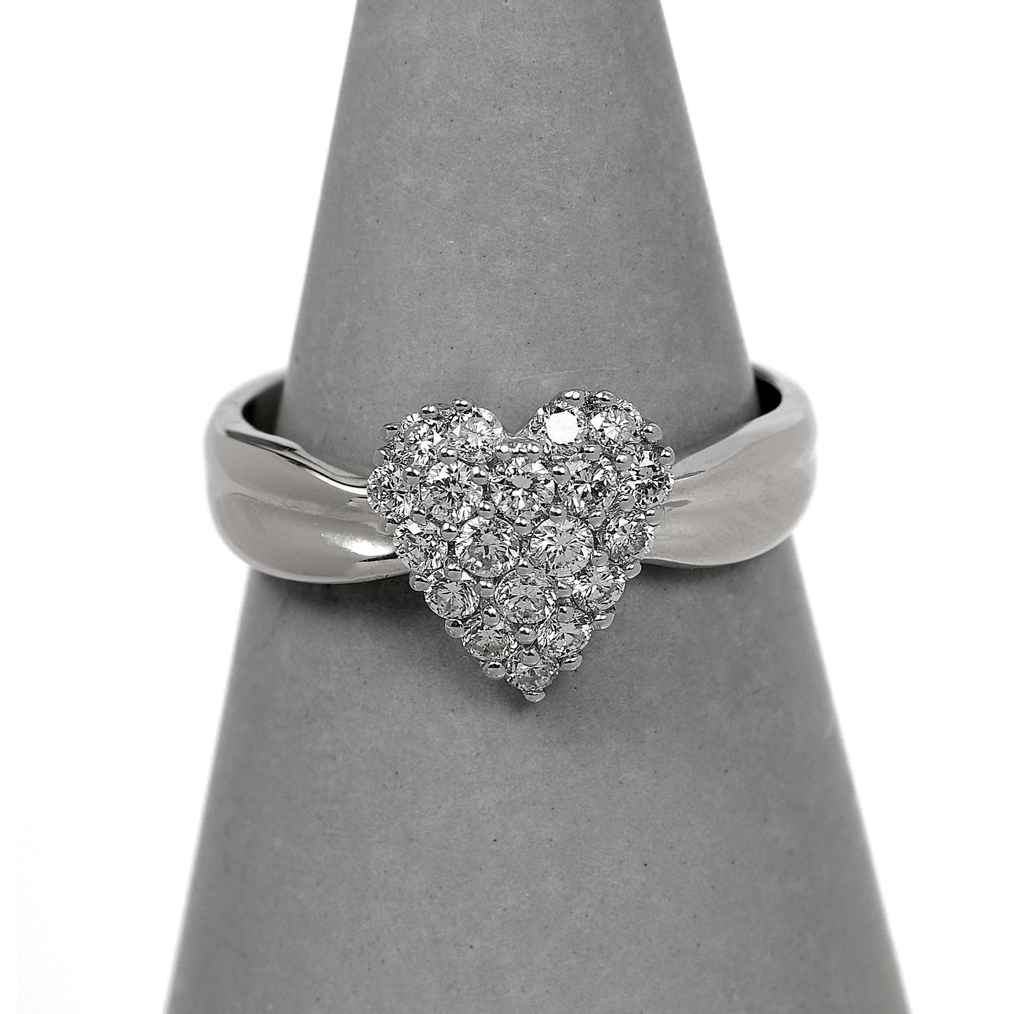 Pre-Owned 18ct White Gold Diamond Heart Ring Size N