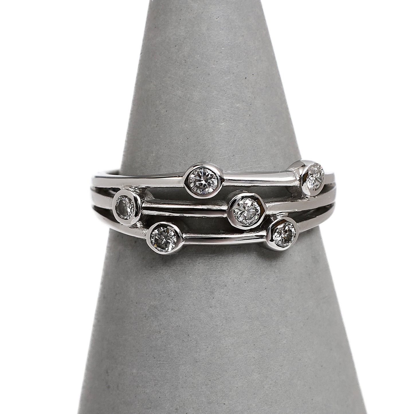 Pre-Owned 18ct White Gold 6 Rubover Diamond Ring Size L