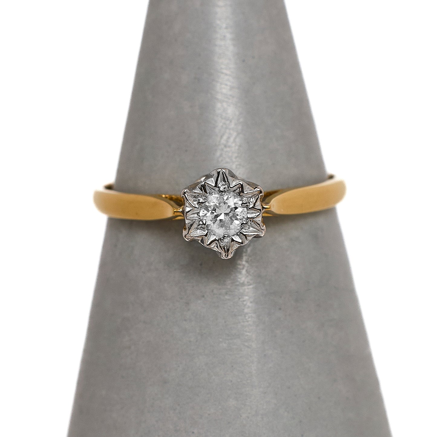 Pre-Owned 18ct Gold Illusion Set Diamond Ring Size K