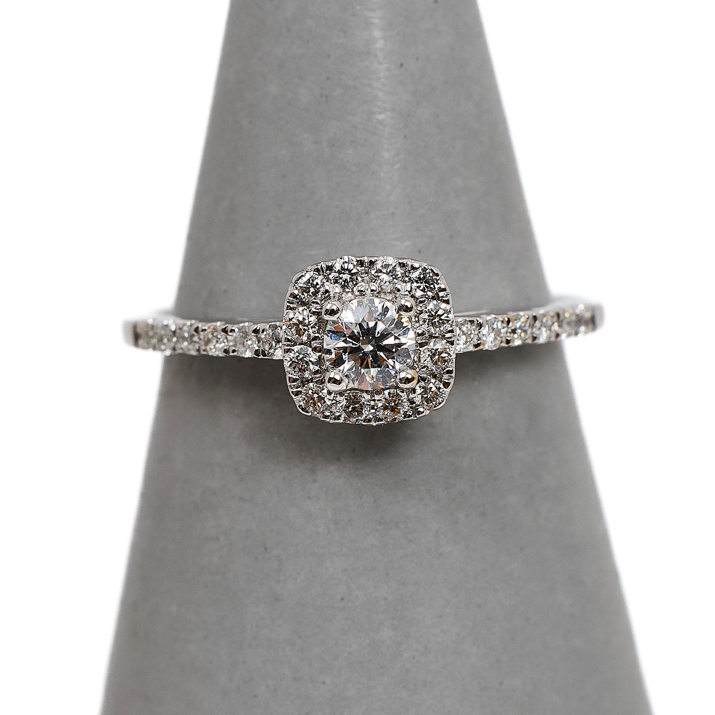 Pre-Owned 18ct White Gold Square Diamond Cluster Ring Size M