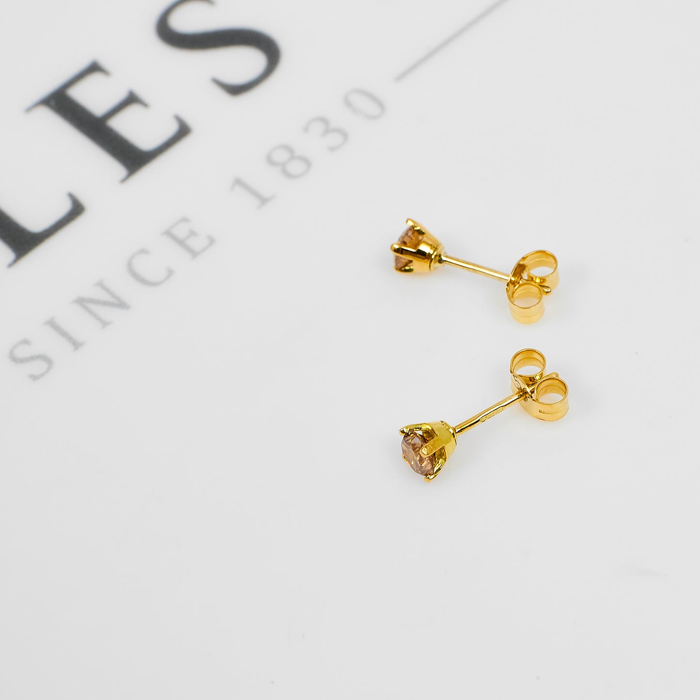 Pre-Owned 14ct Gold Brown Diamond Stud Earrings