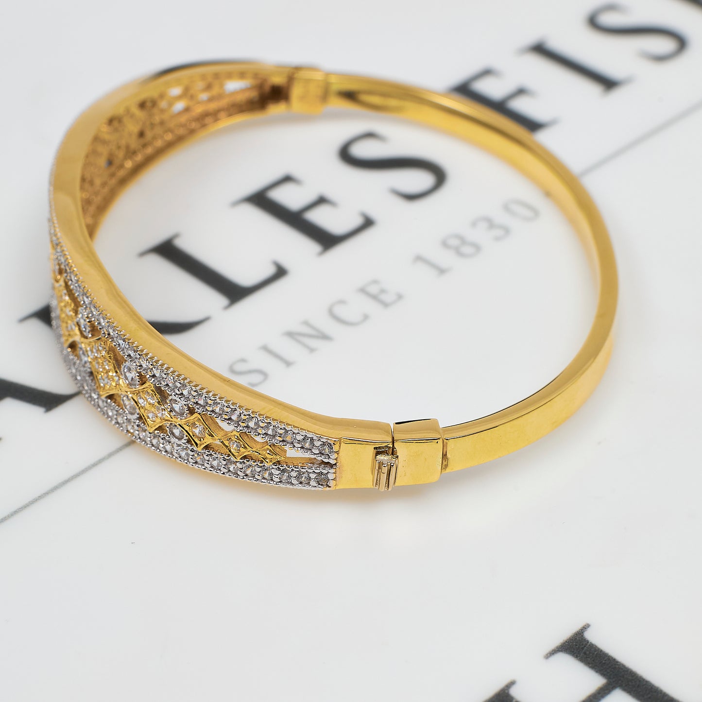 Pre-Owned 14ct Gold 2 Tone CZ Tapering Hinged Bangle