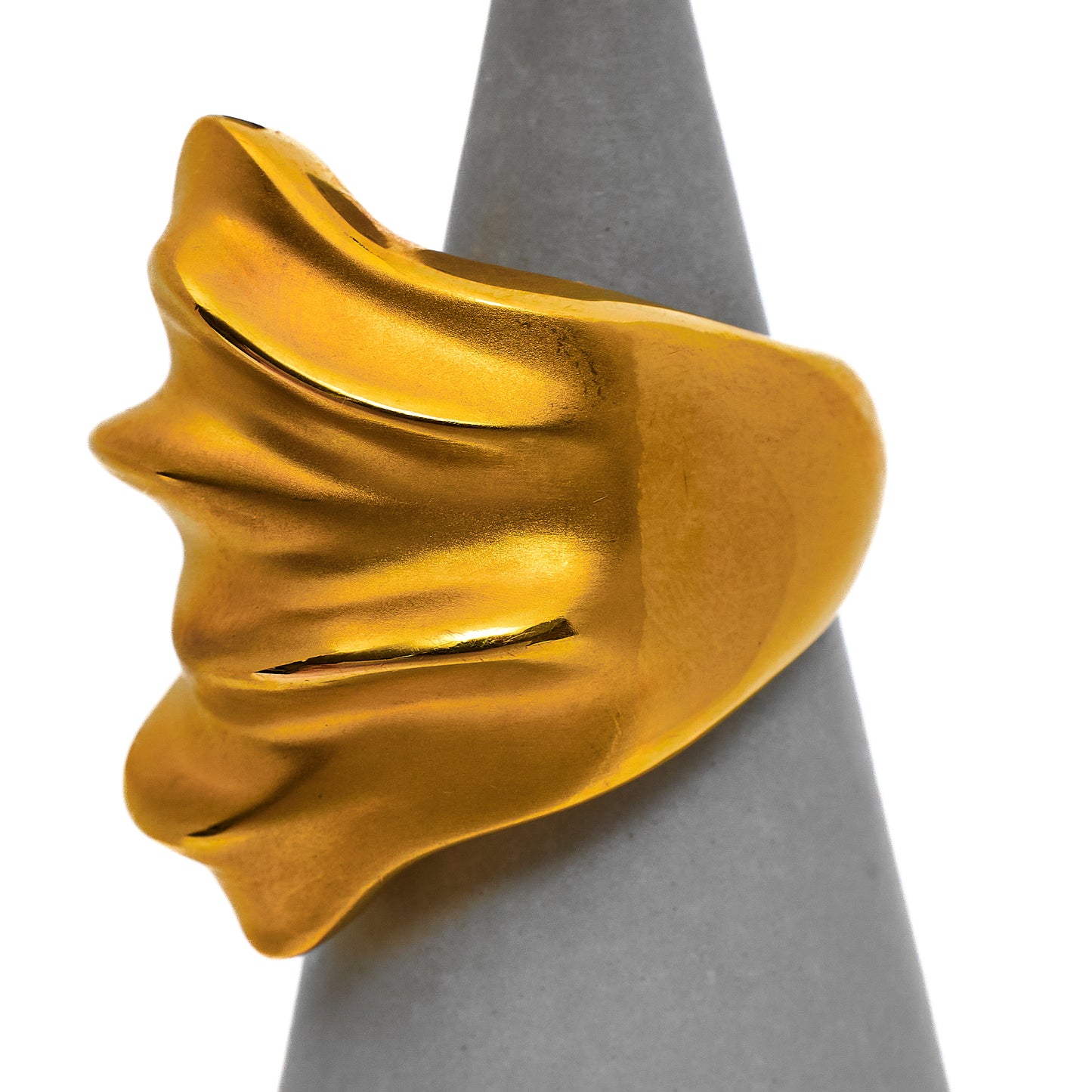 Pre-Owned 18ct Gold Satin Finish Ripple Design Ring Size P