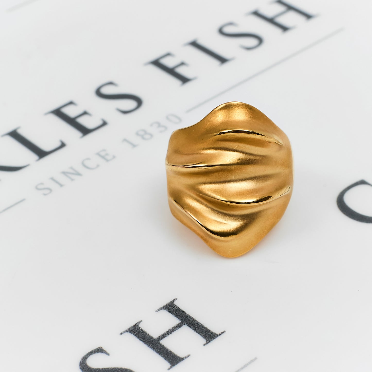 Pre-Owned 18ct Gold Satin Finish Ripple Design Ring Size P