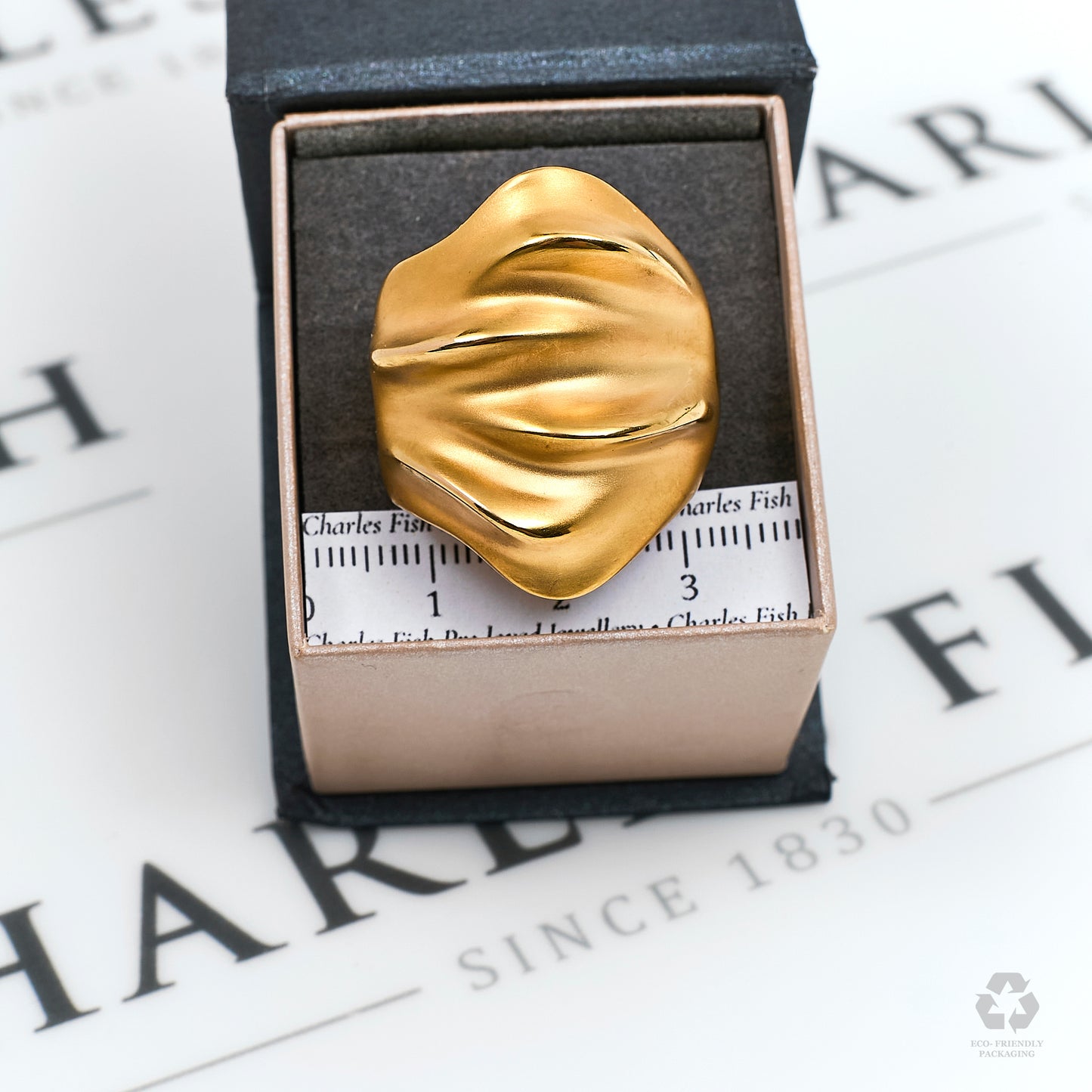 Pre-Owned 18ct Gold Satin Finish Ripple Design Ring Size P