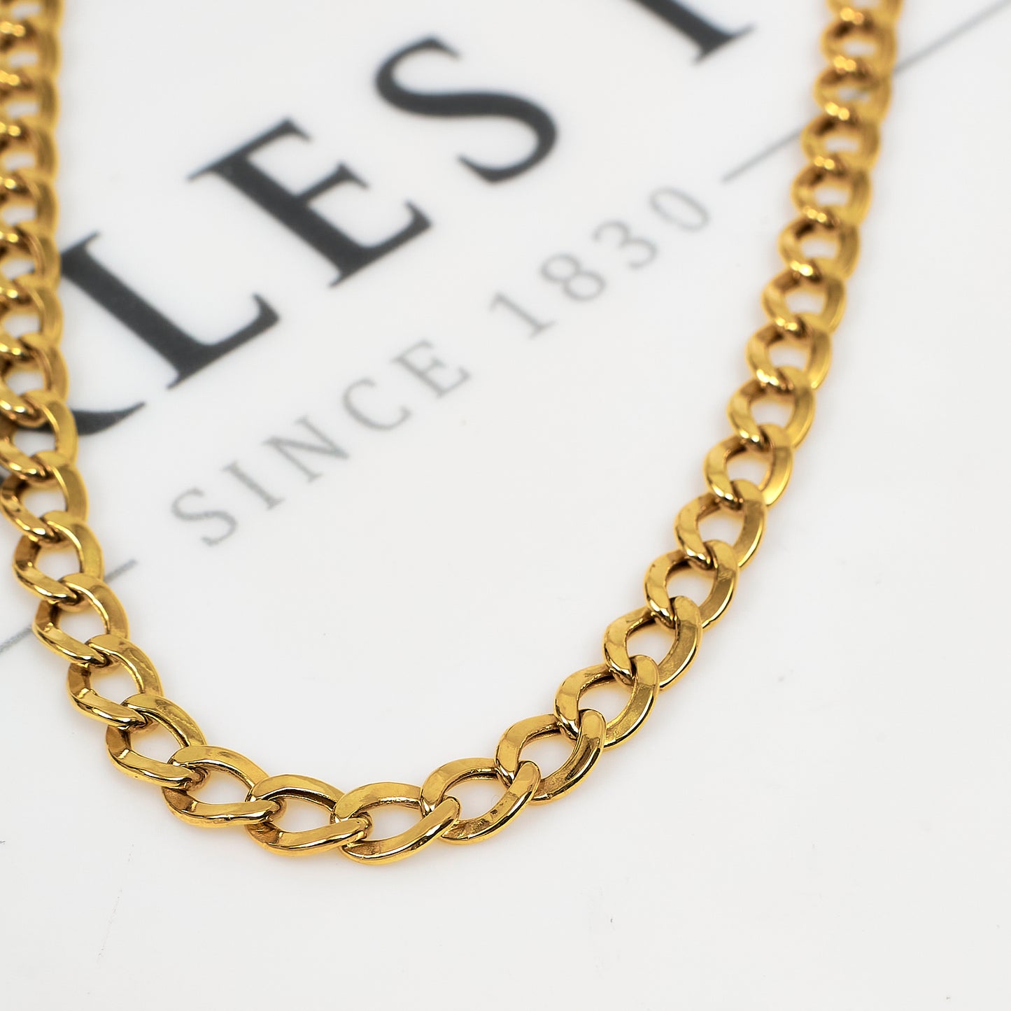 Pre-Owned 18ct Gold Curb Chain Necklace 17 Inch
