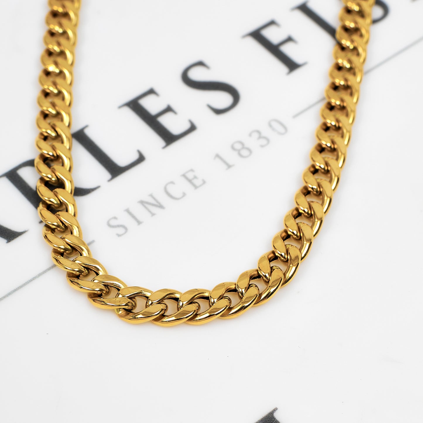 Pre-Owned 18ct Gold Curb Chain Necklace 24 Inch