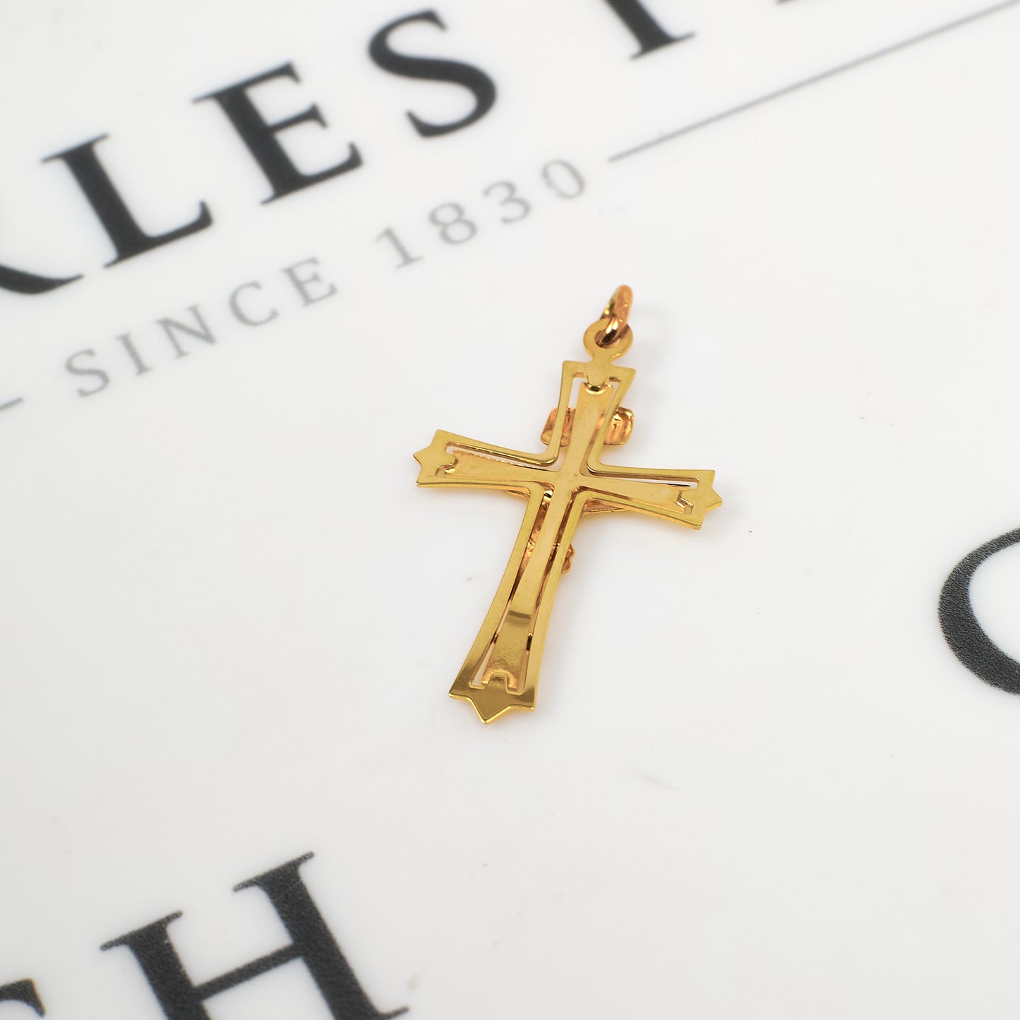 Pre-Owned 9ct Gold Classic Crucifix Pendant