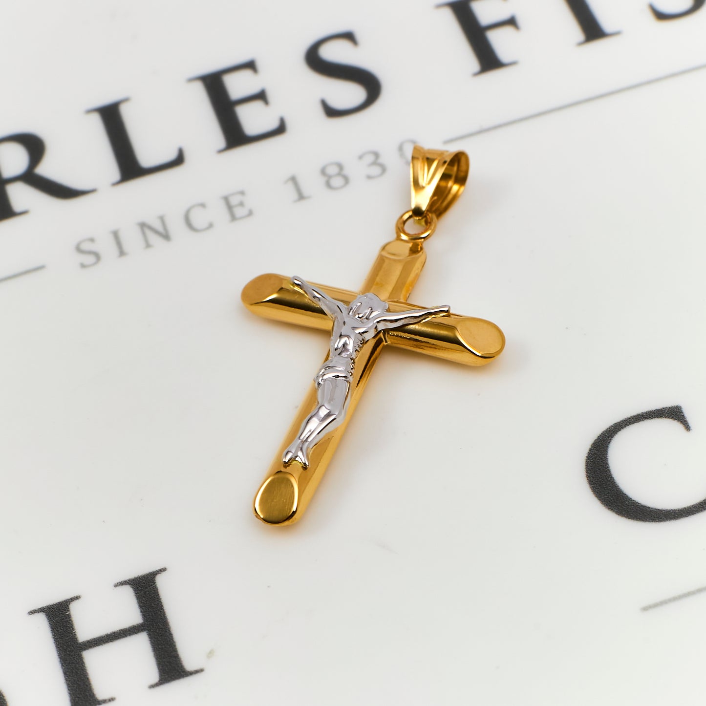Pre-Owned 18ct Gold 2 Tone Crucifix Pendant