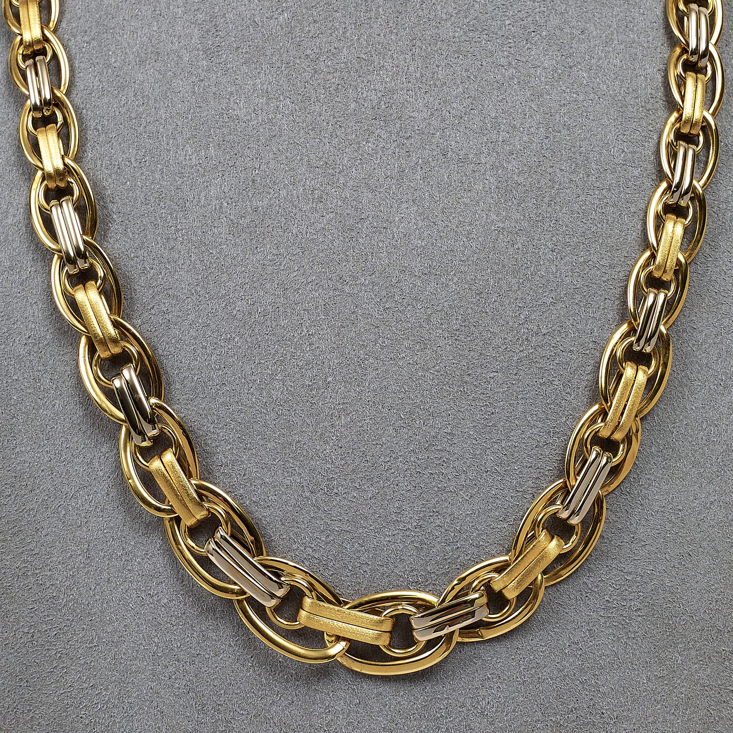 Pre-Owned 18ct Gold 2 Tone Mixed Link Tapering Chain Necklace