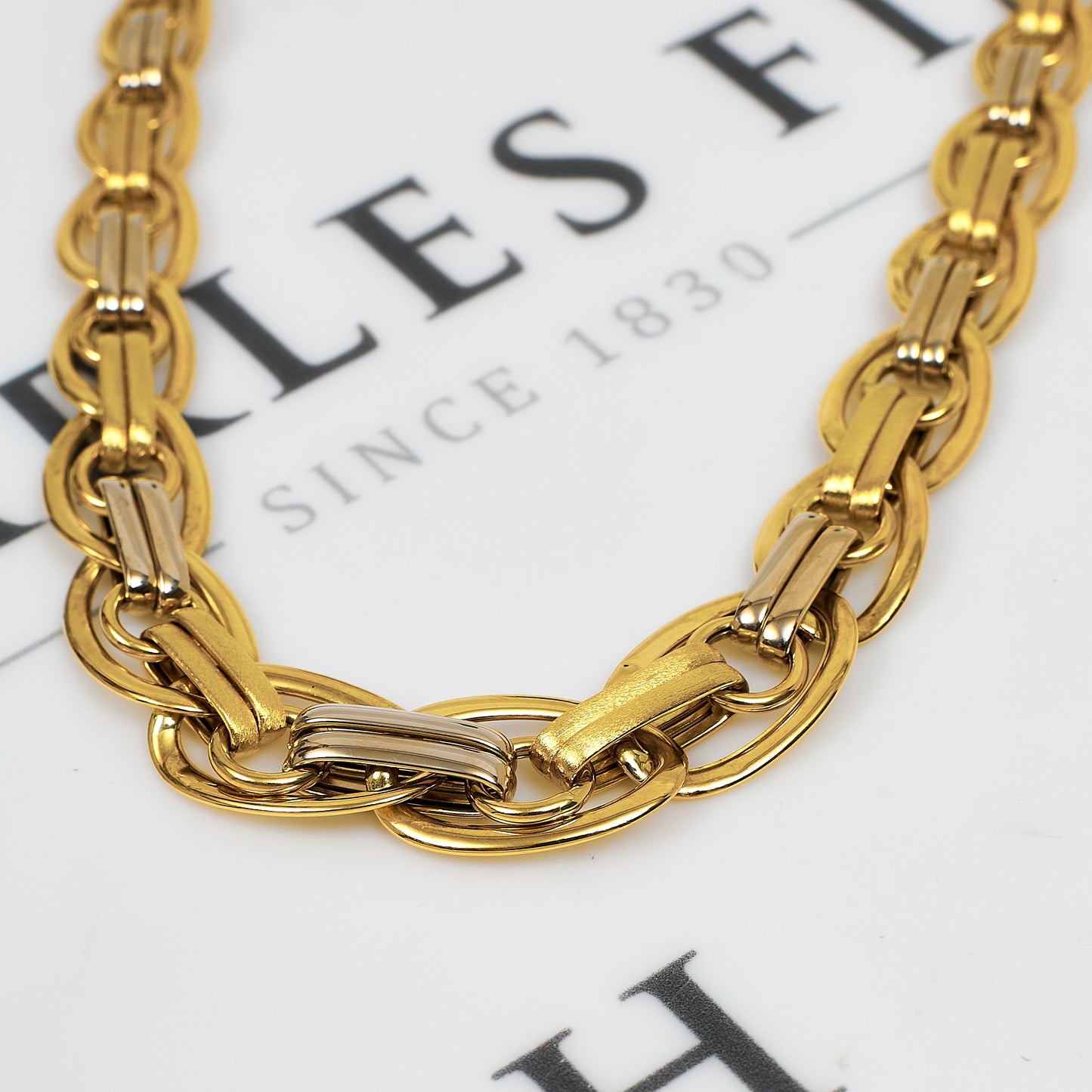 Pre-Owned 18ct Gold 2 Tone Mixed Link Tapering Chain Necklace