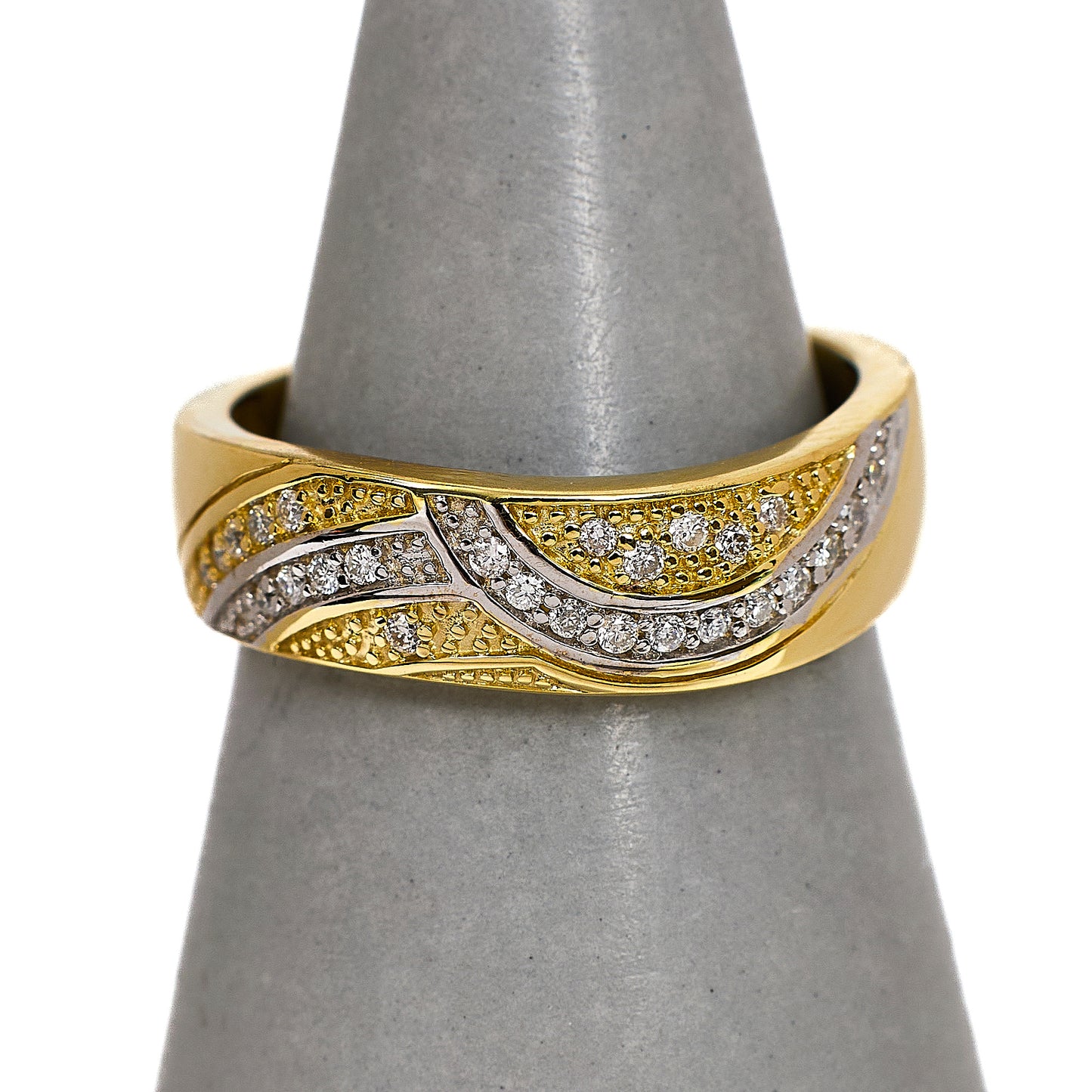 Pre-Owned 9ct Gold 26 Diamond Band Ring Size M