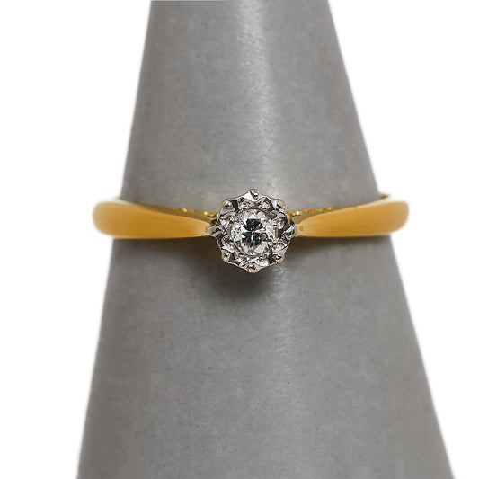 Pre-Owned 18ct Gold Illusion Set Diamond Ring Size O