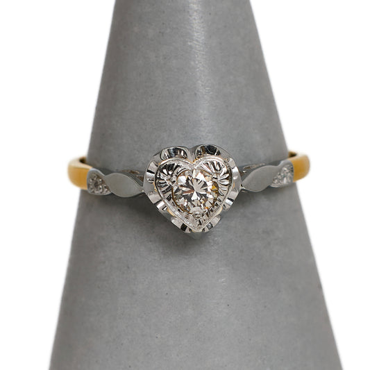 Pre-Owned 18ct Gold Illusion Set Diamond Heart Ring Size O