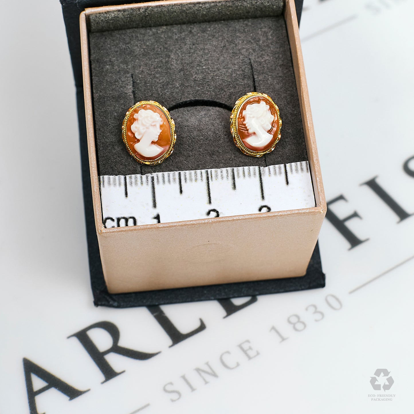 Pre-Owned 9ct Gold Oval Cameo Stud Earrings
