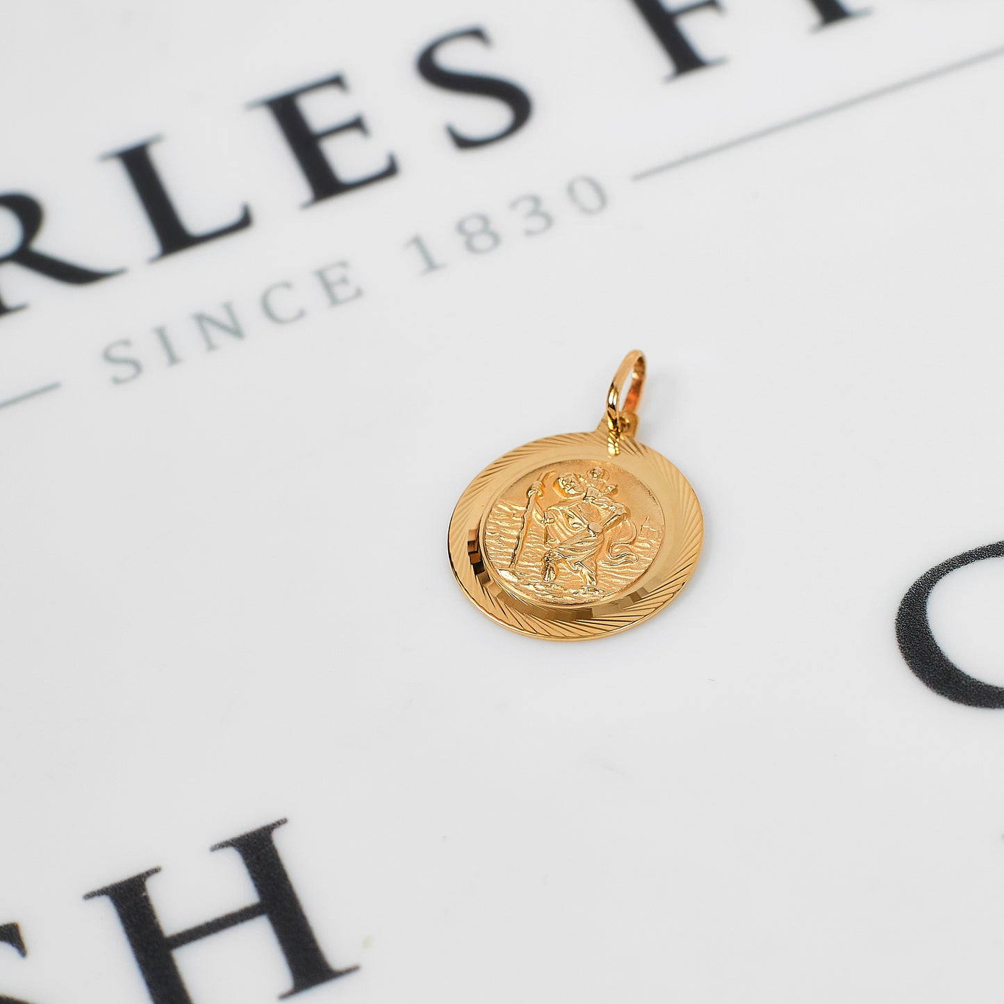 Pre-Owned 9ct Gold St Christopher Pendant Round