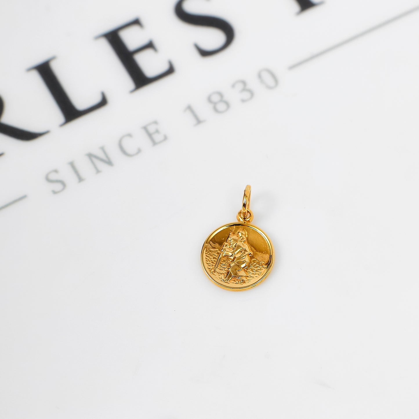 Pre-Owned 9ct Gold Petite St Christopher Pendant Round