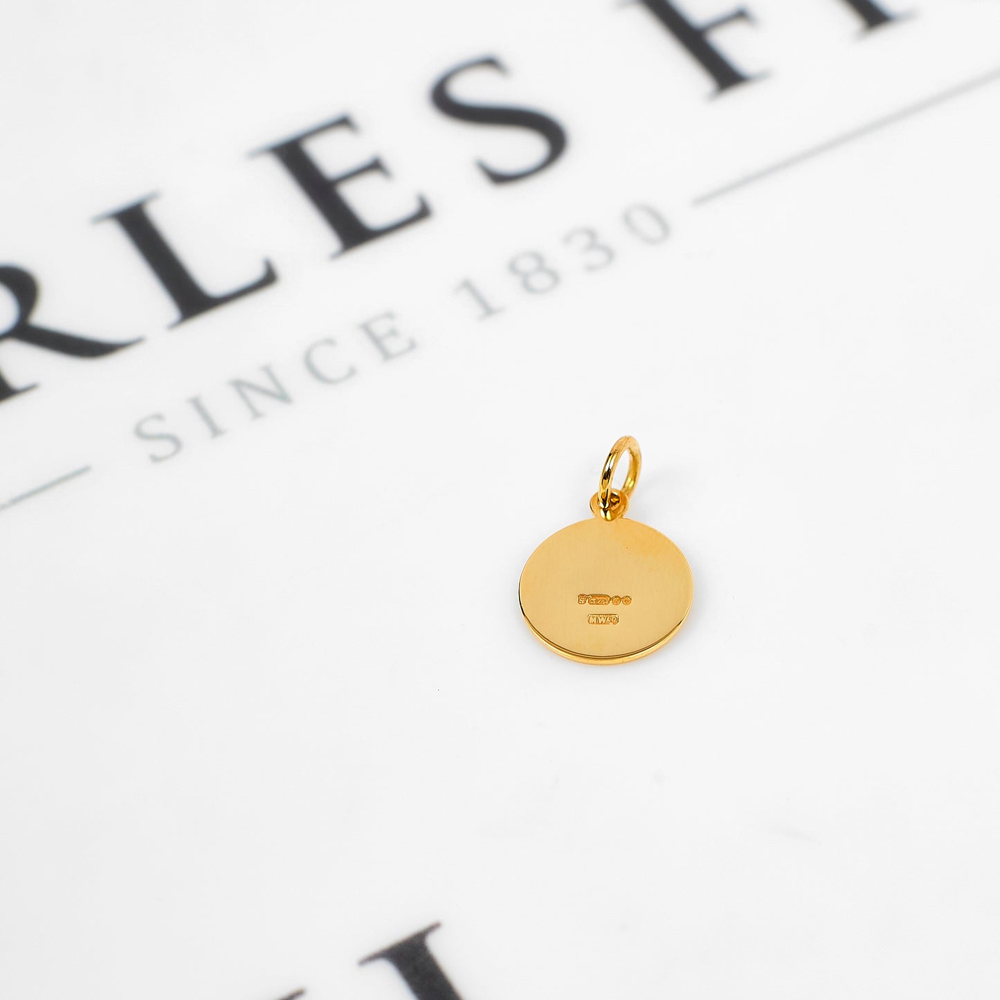 Pre-Owned 9ct Gold Petite St Christopher Pendant Round