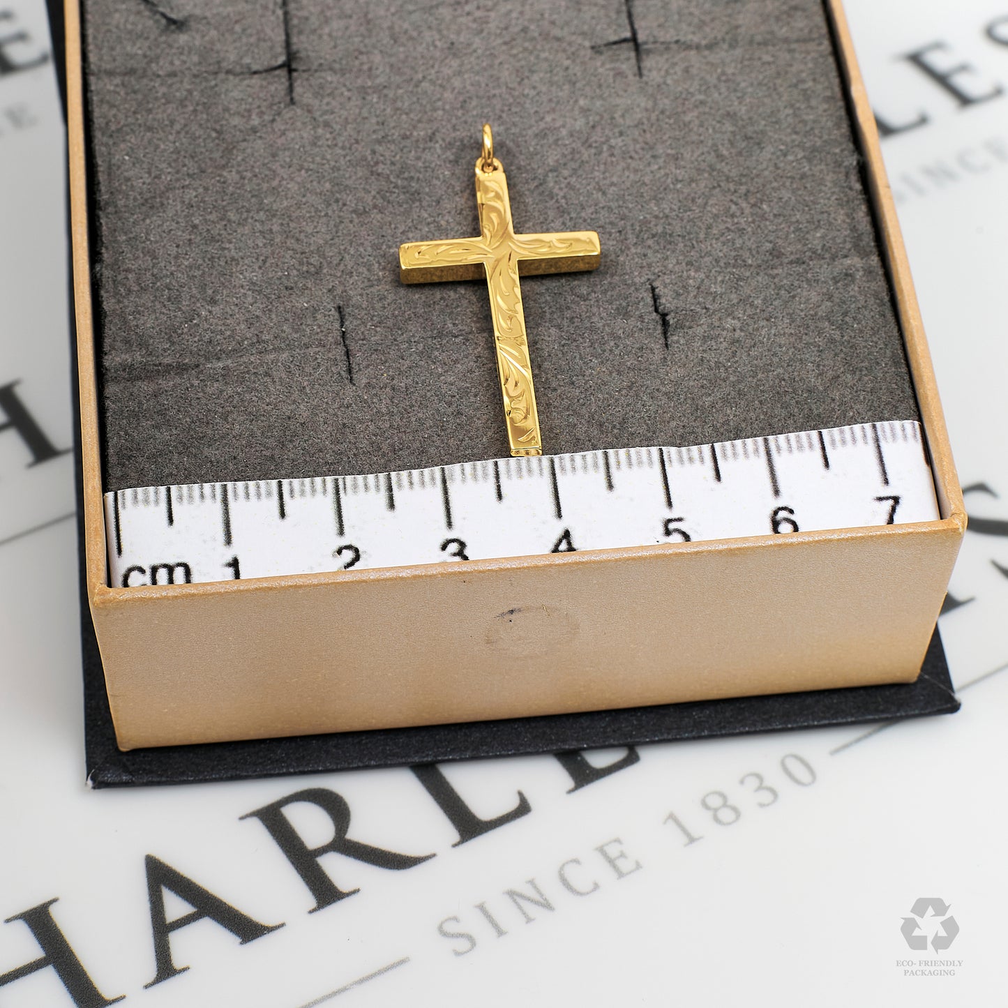 Pre-Owned 9ct Gold Swirl Pattern Cross Pendant