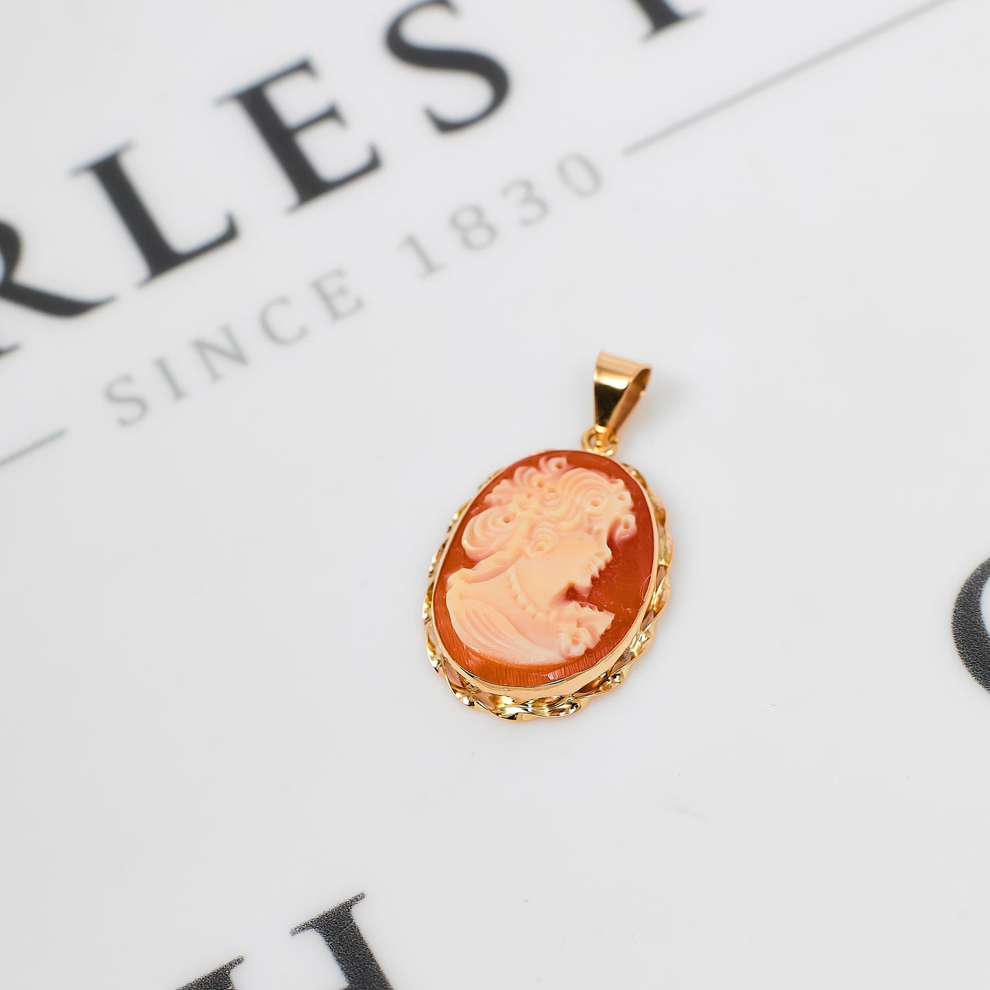 Pre-Owned 9ct Gold Oval Cameo Pendant