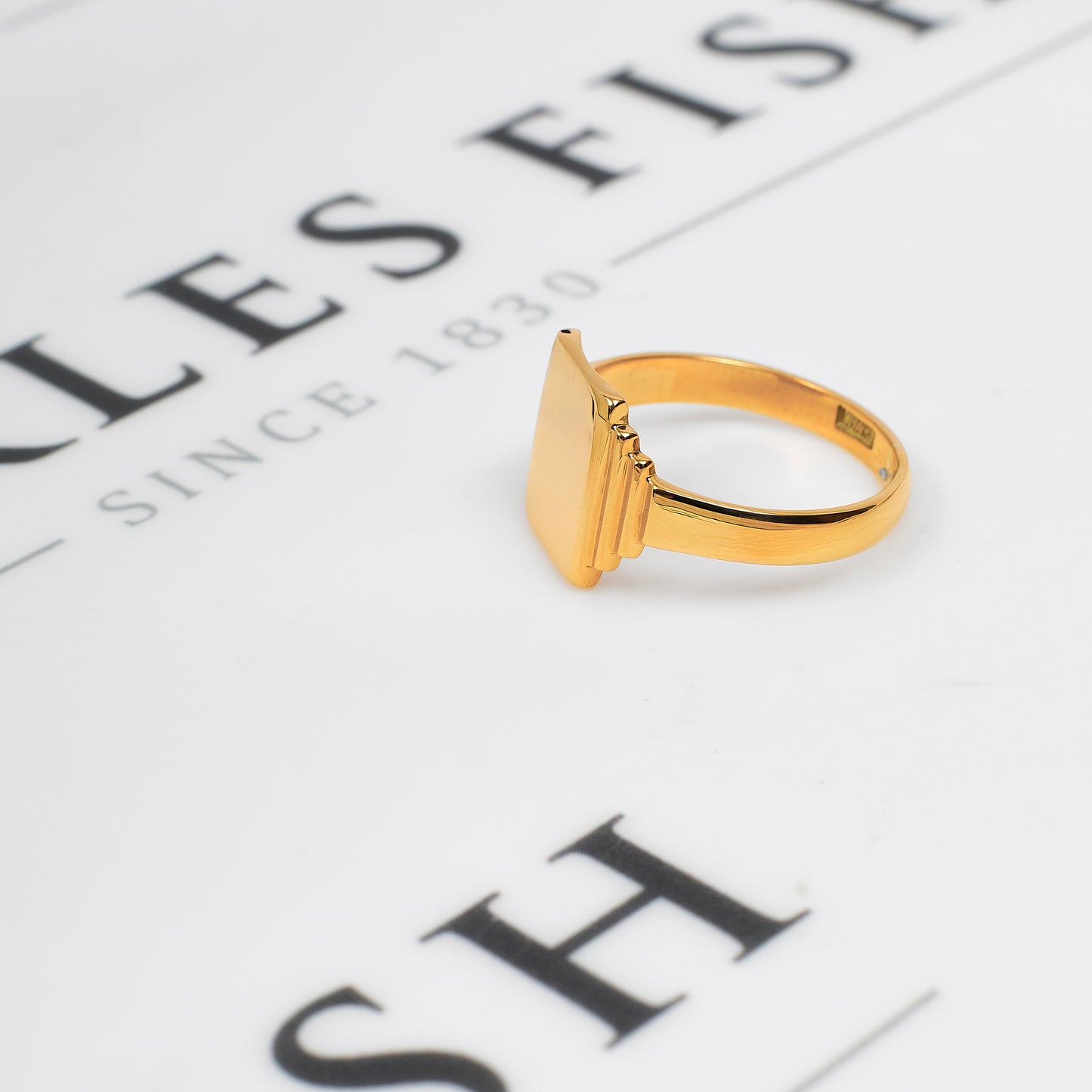 Pre-Owned 9ct Gold Square Signet Ring Size U