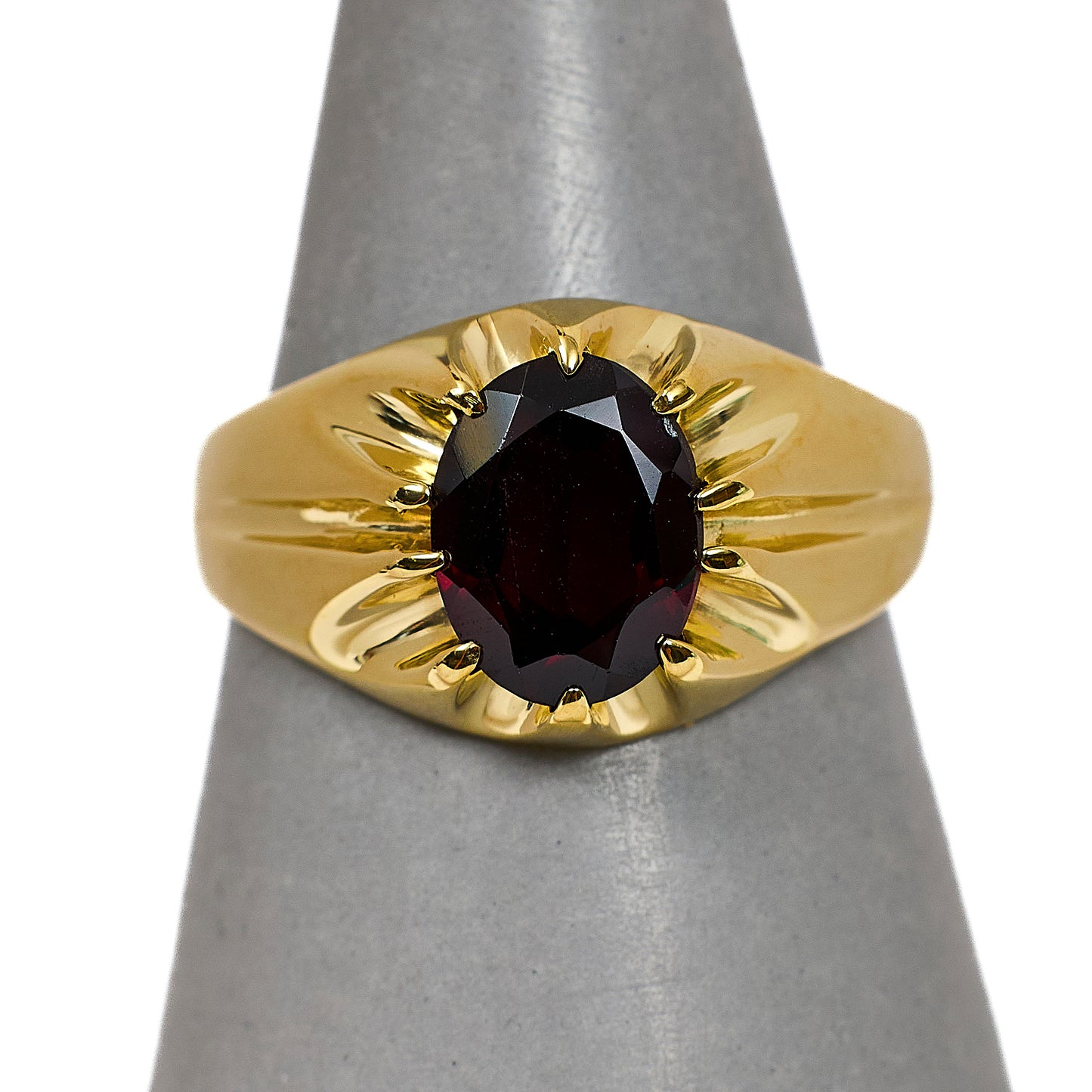 Pre-Owned 9ct Gold Garnet Flush Set Ring Size Q