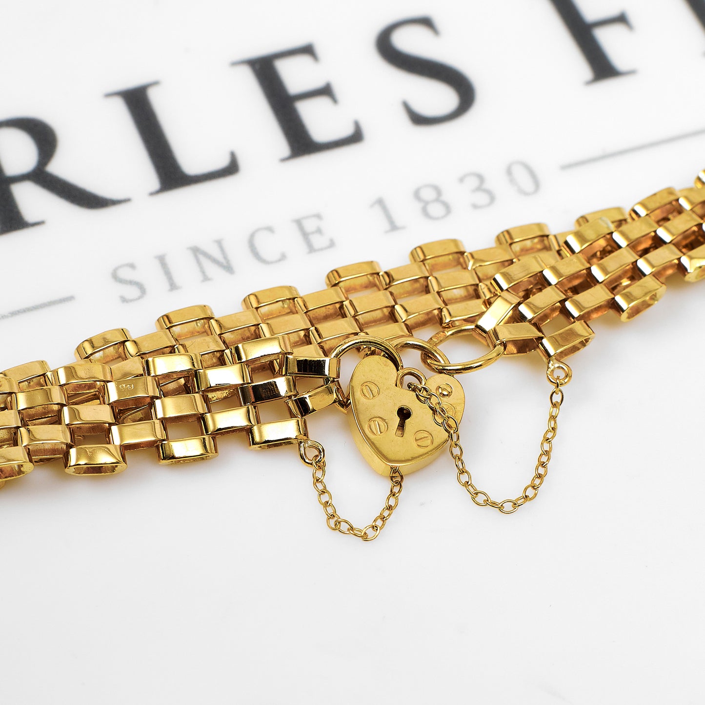Pre-Owned 9ct Gold Brick Design Bracelet & Heart Padlock