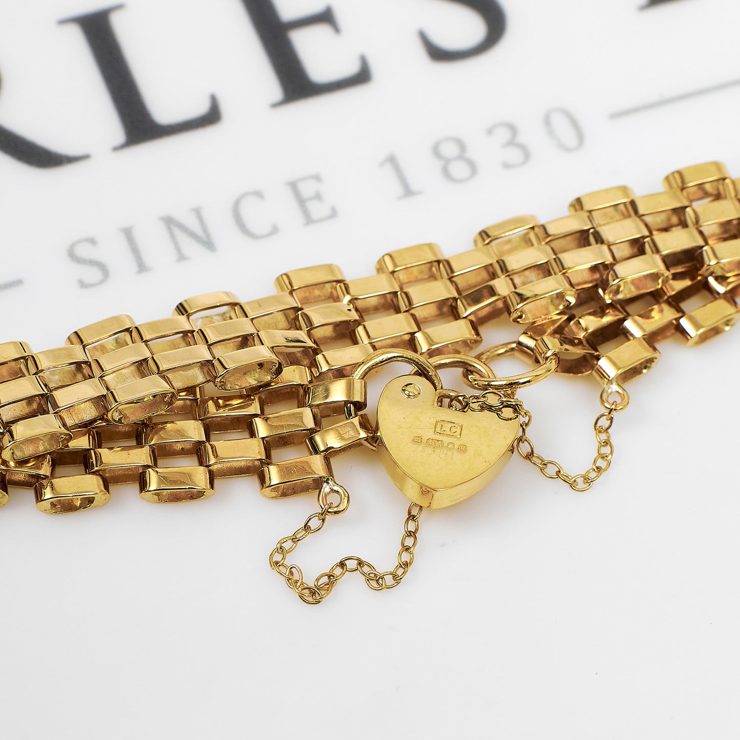 Pre-Owned 9ct Gold Brick Design Bracelet & Heart Padlock