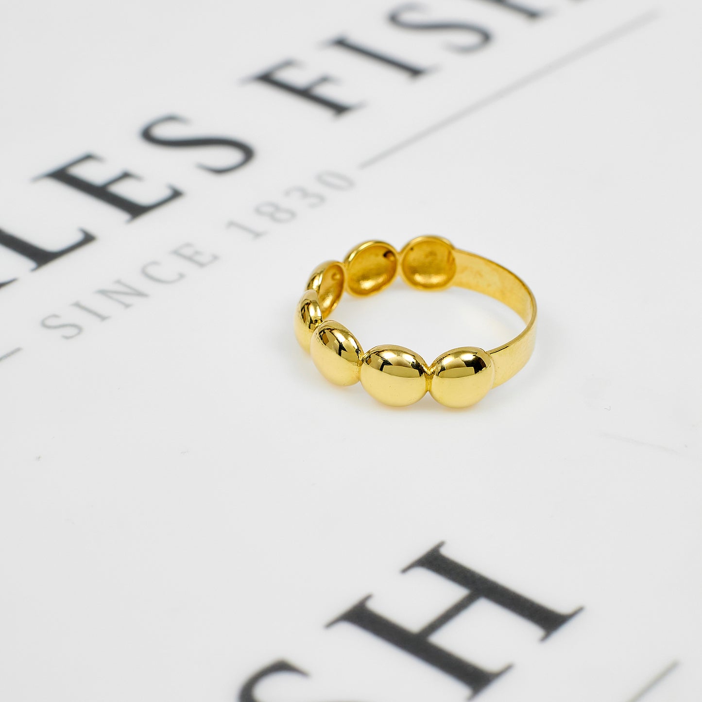 Pre-Owned 9ct Gold 7 Open Circle Ring Size S