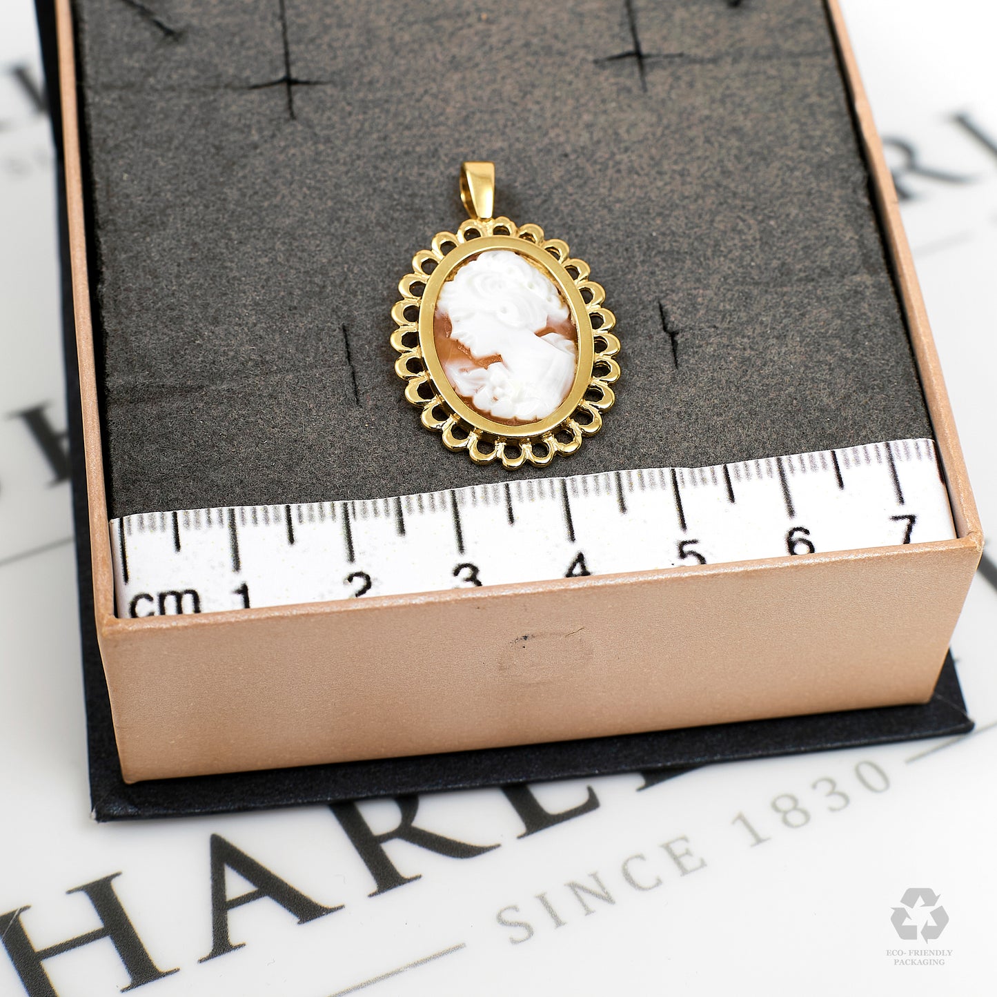 Pre-Owned 9ct Gold Oval Cameo Pendant