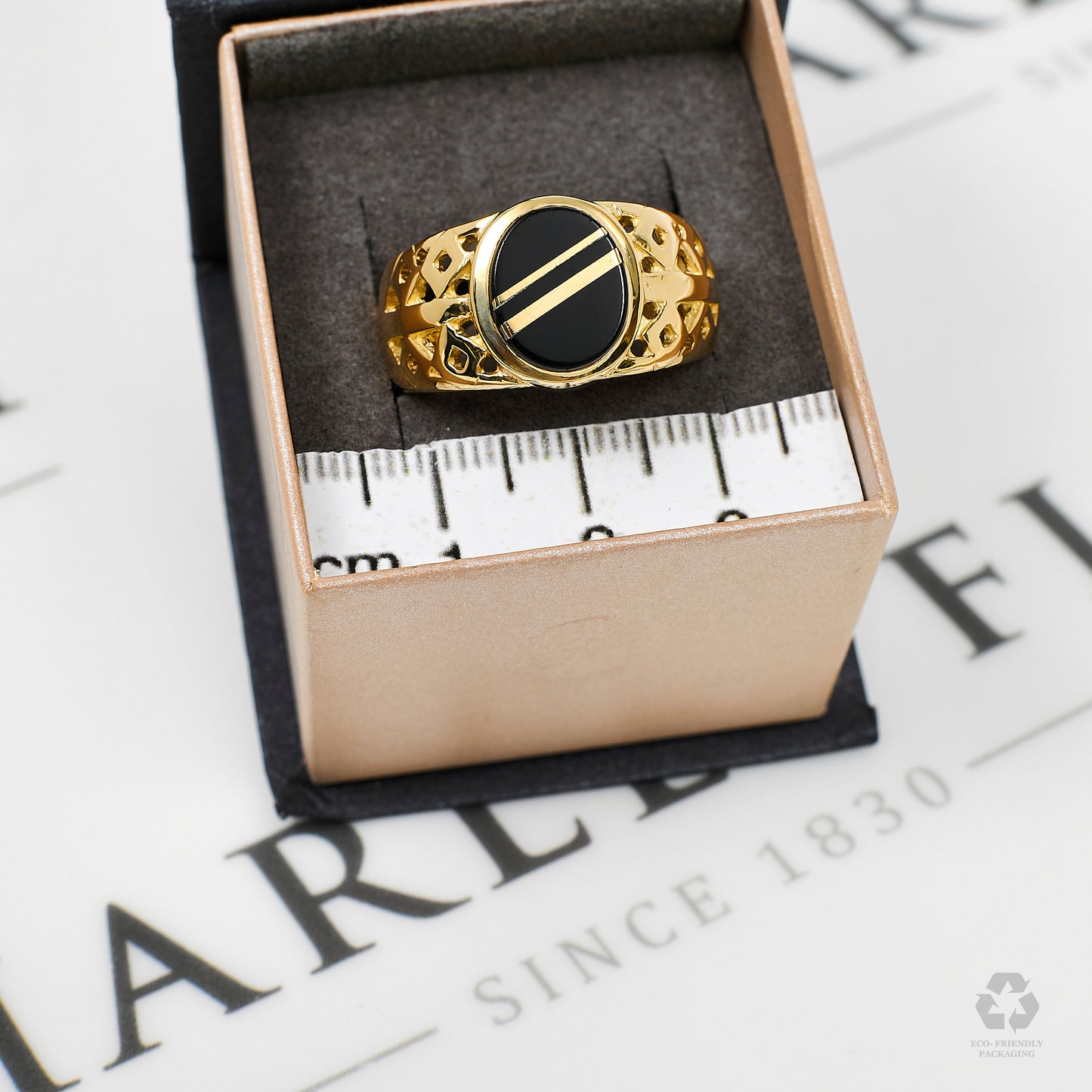 Pre-Owned 9ct Gold Striped Onyx Signet Ring Size S
