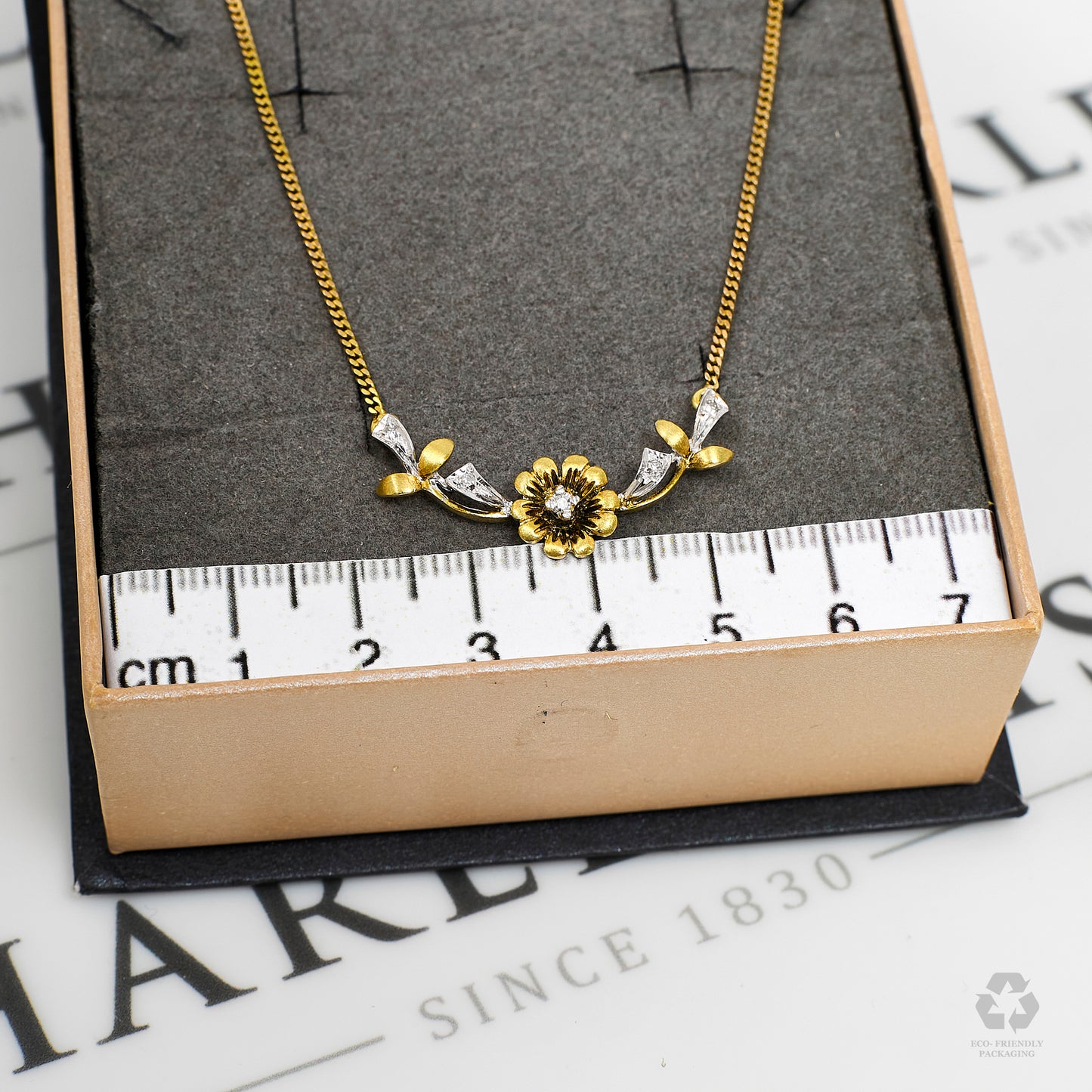 Pre-Owned 9ct Gold Diamond Set Flower Dress Necklace 16 Inch