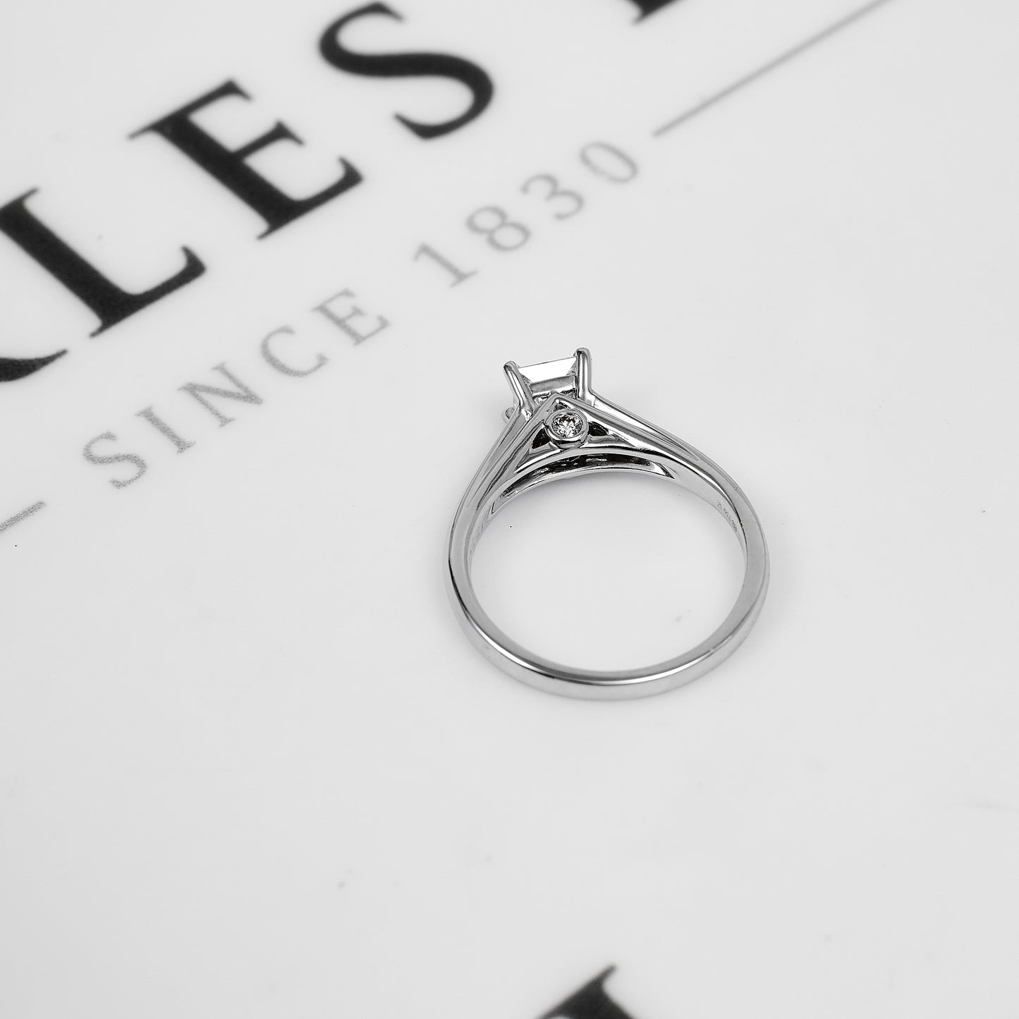 Pre-Owned 18ct White Gold Princess Cut Diamond Ring Size H.5