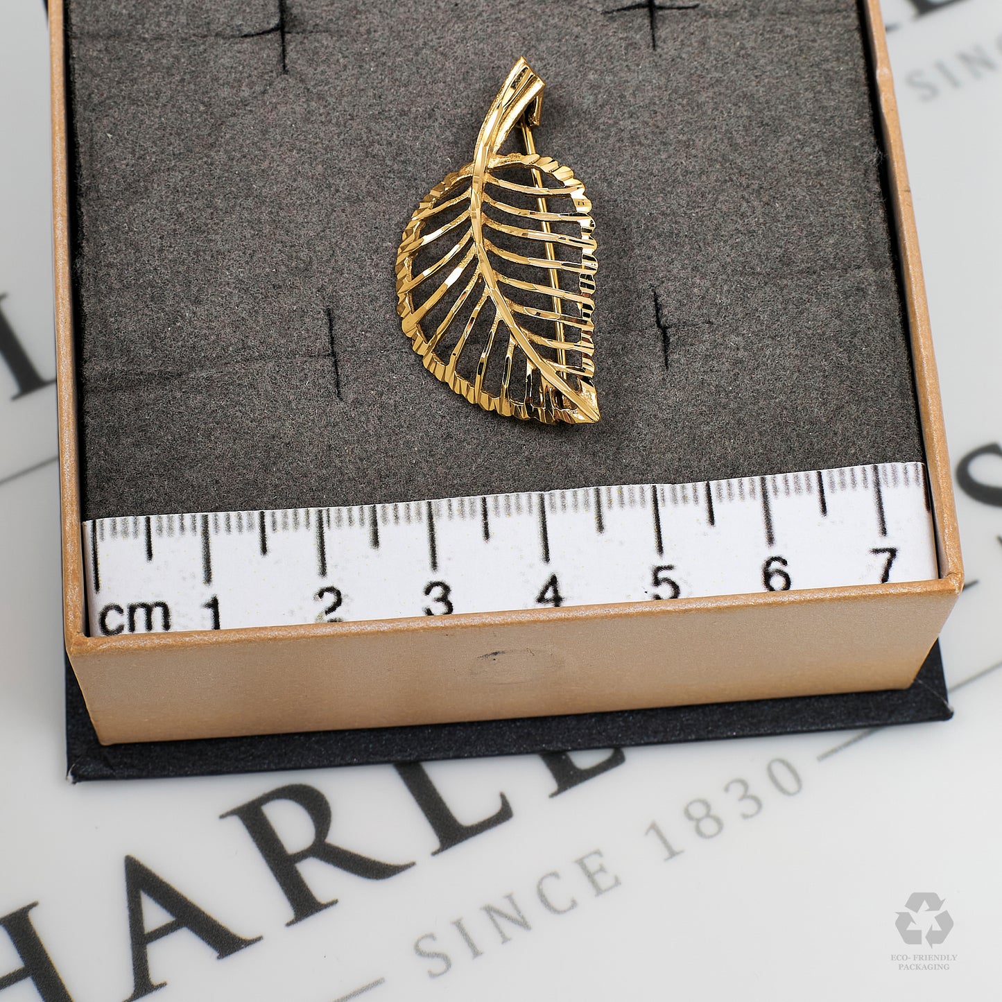 Pre-Owned 9ct Gold Leaf Design Brooch