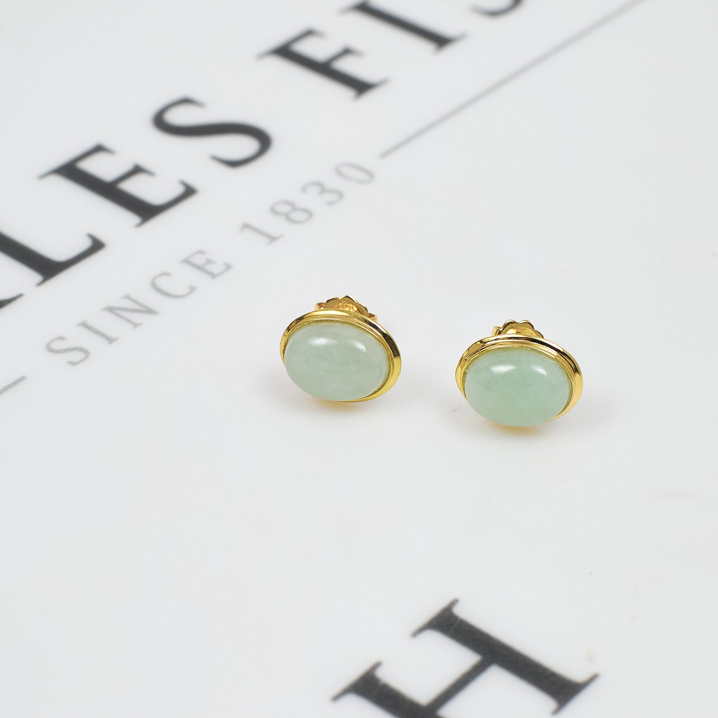 Pre-Owned 9ct Gold Oval Jade Stud Earrings