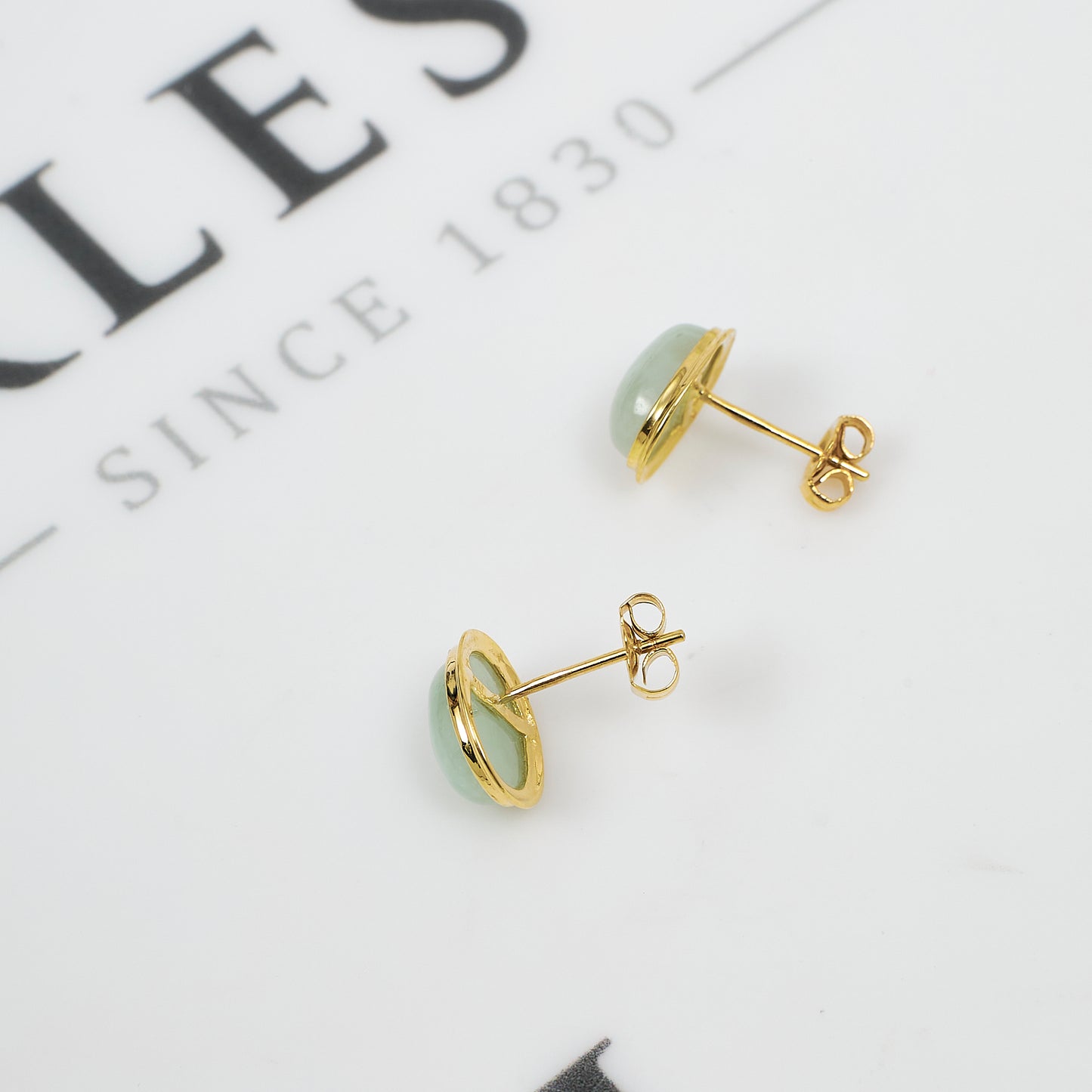 Pre-Owned 9ct Gold Oval Jade Stud Earrings