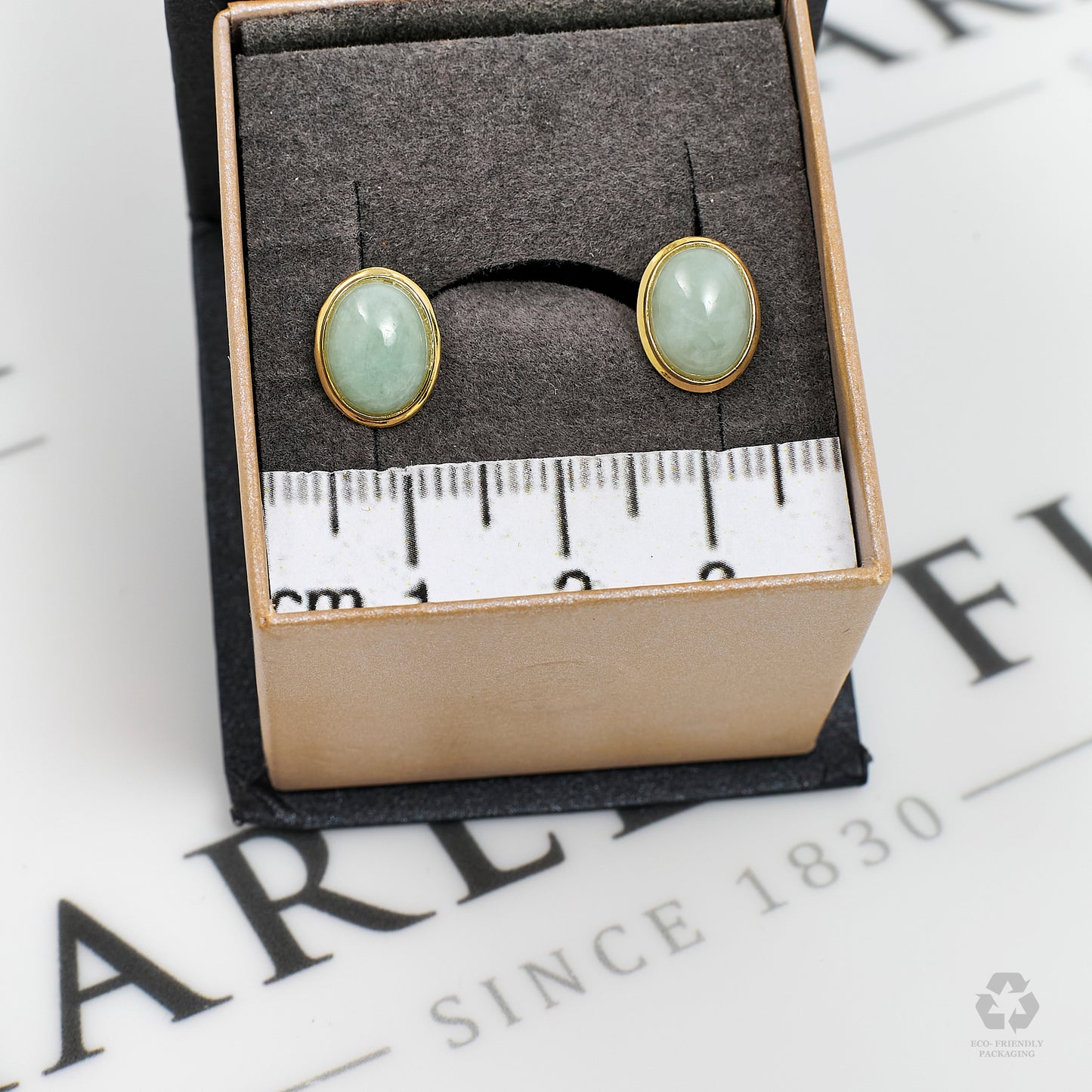 Pre-Owned 9ct Gold Oval Jade Stud Earrings
