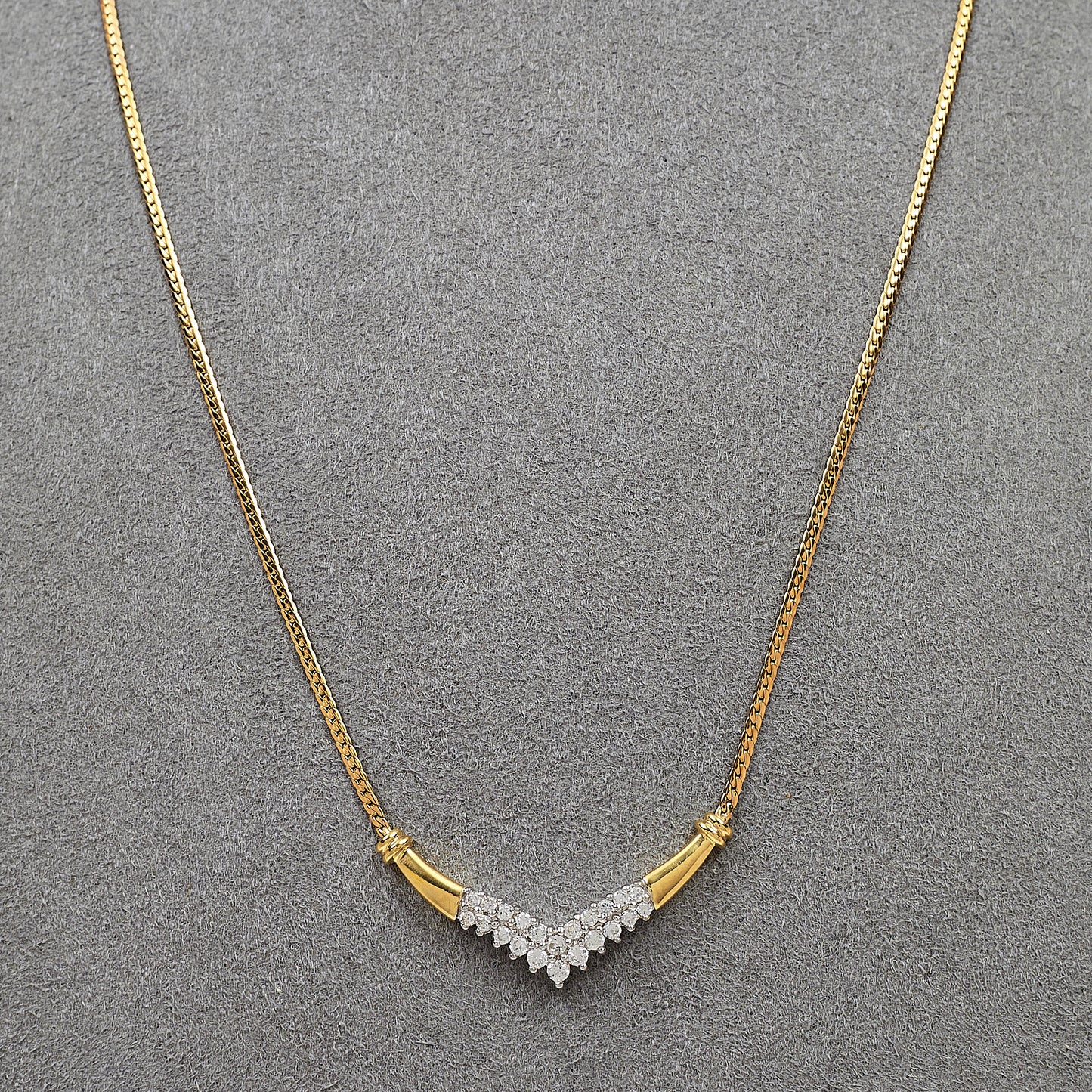 Pre-Owned 9ct Gold CZ Chevron Centre Dress Necklace 17 Inch