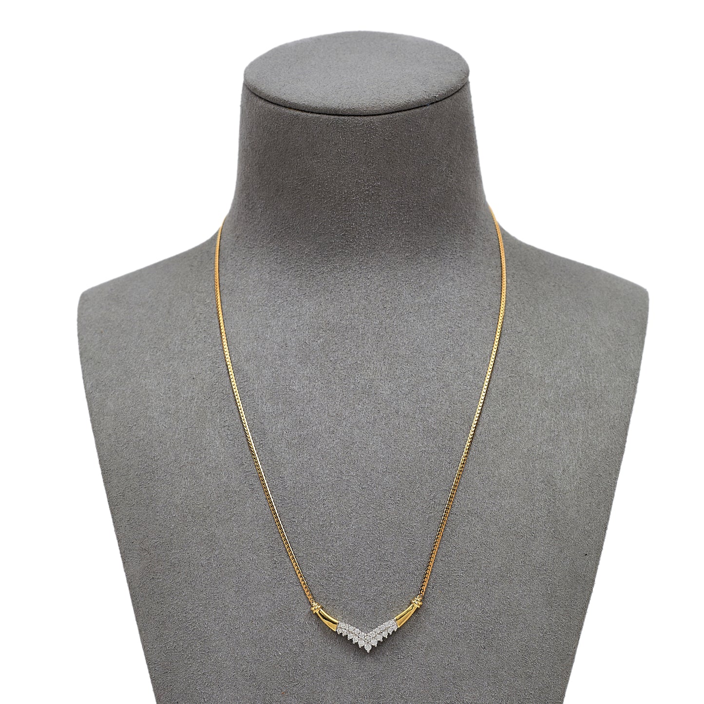 Pre-Owned 9ct Gold CZ Chevron Centre Dress Necklace 17 Inch