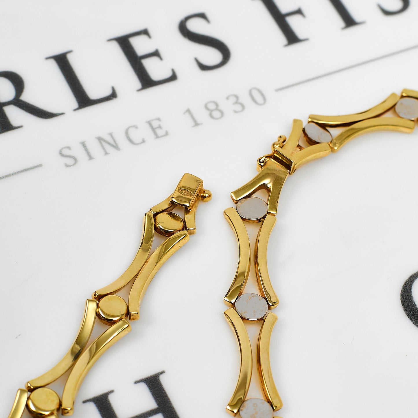 Pre-Owned 9ct Gold 2 Tone Circle & Conclave Link Jewellery SET
