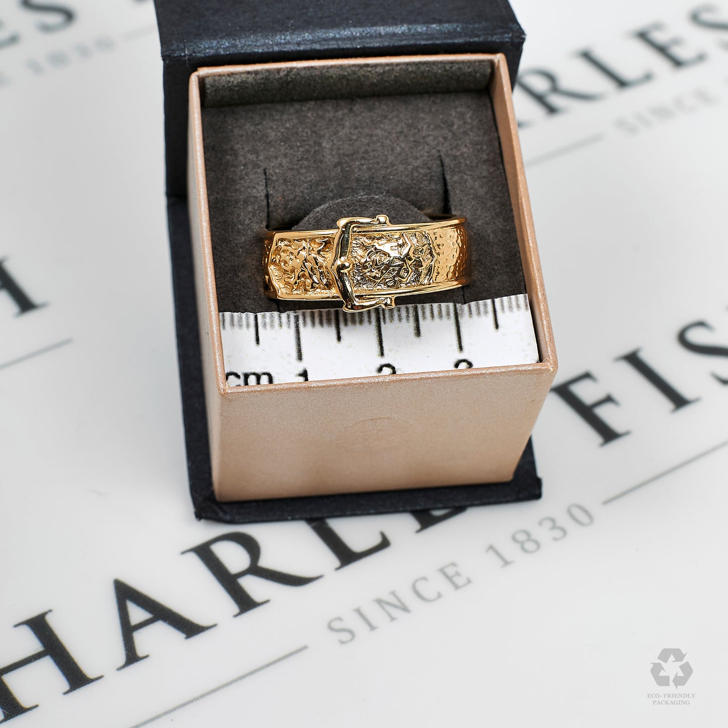 Pre-Owned 9ct Gold Mens Jockey On Horse Buckle Ring Size Z+2