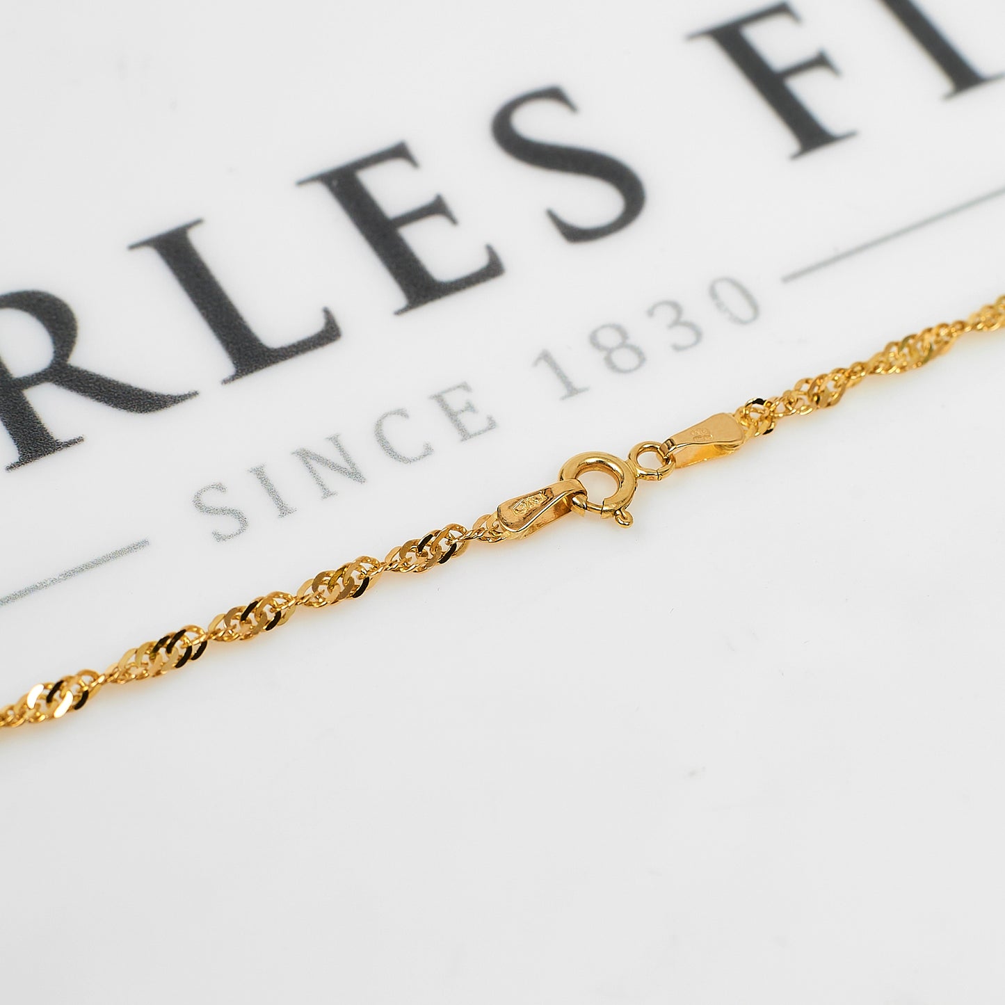 Pre-Owned 9ct Gold Twist Curb Chain Necklace 24 Inch