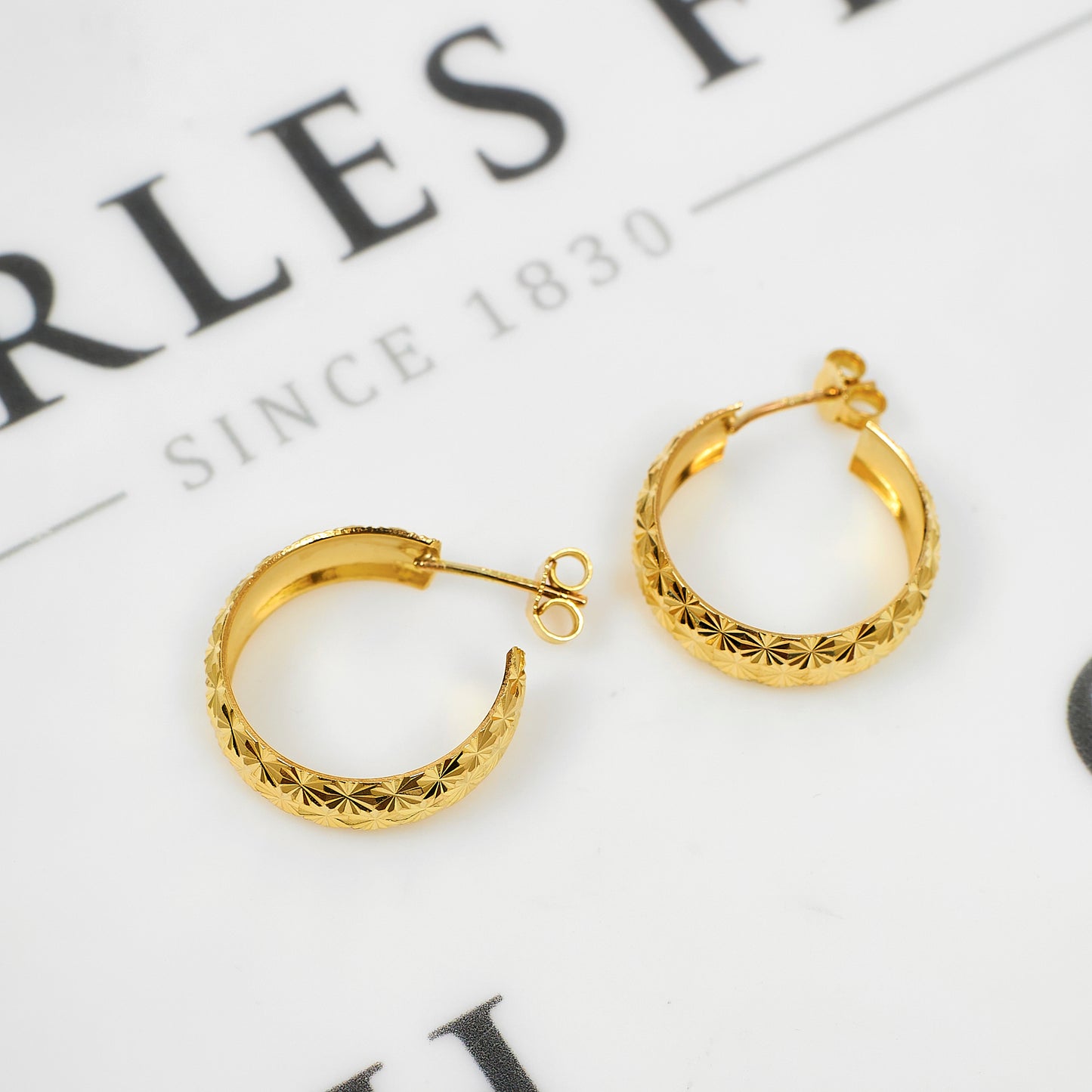 Pre-Owned 9ct Gold Star Pattern Hoop Earrings