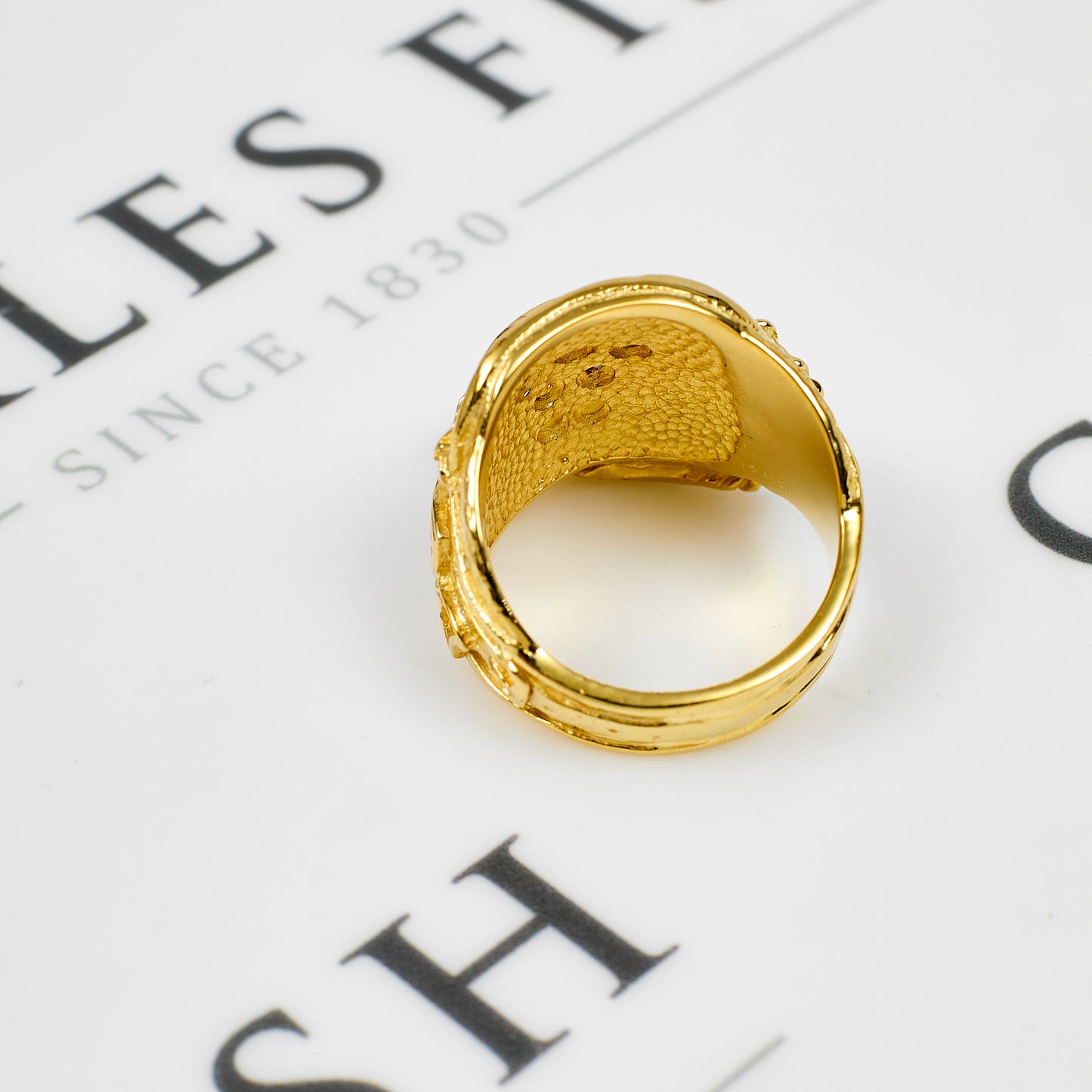 Pre-Owned Mens 9ct Gold CZ Horse Saddle Ring Size Z+1