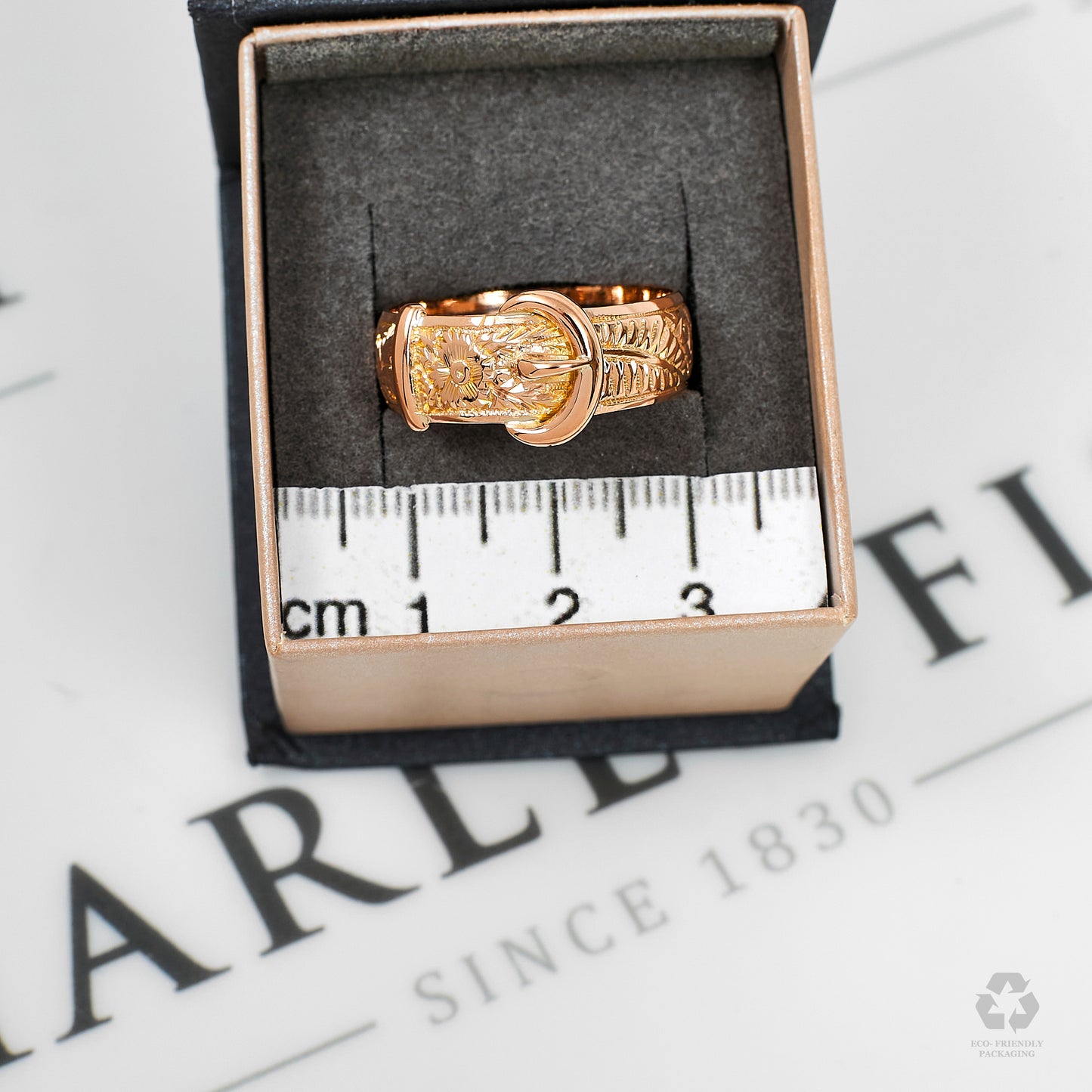 Pre-Owned 9ct Gold Men's Buckle Ring Size V