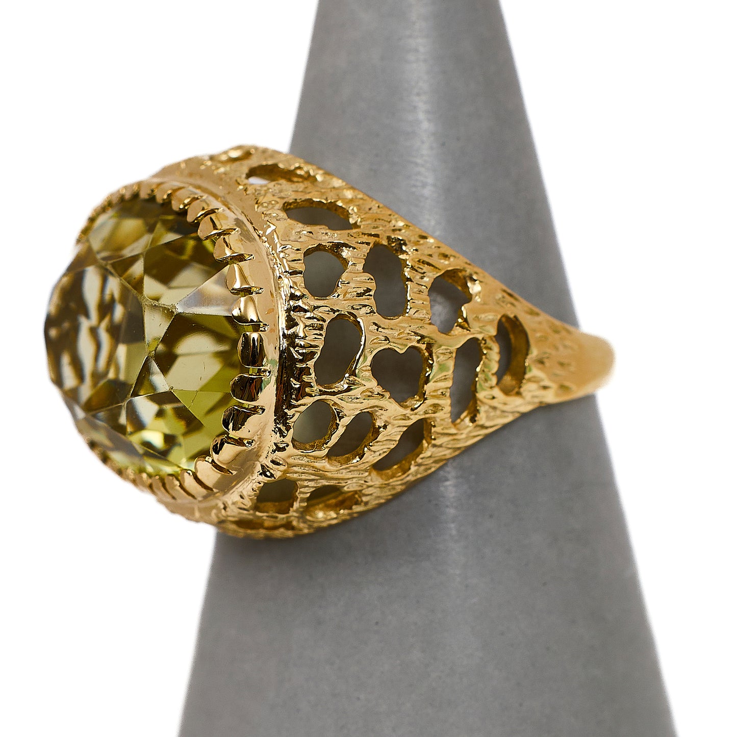 Pre-Owned 9ct Gold Oval Quartz Ring Size L