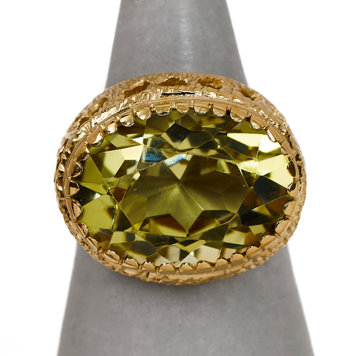 Pre-Owned 9ct Gold Oval Quartz Ring Size L
