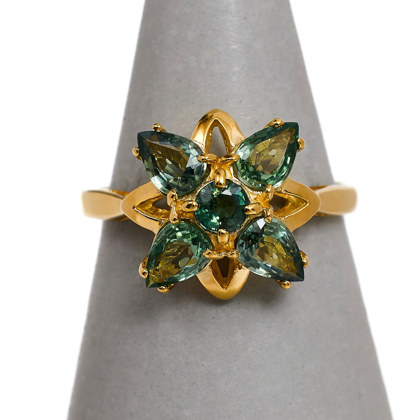 Pre-Owned 9ct Gold Green Sapphire Cluster Ring Size Q