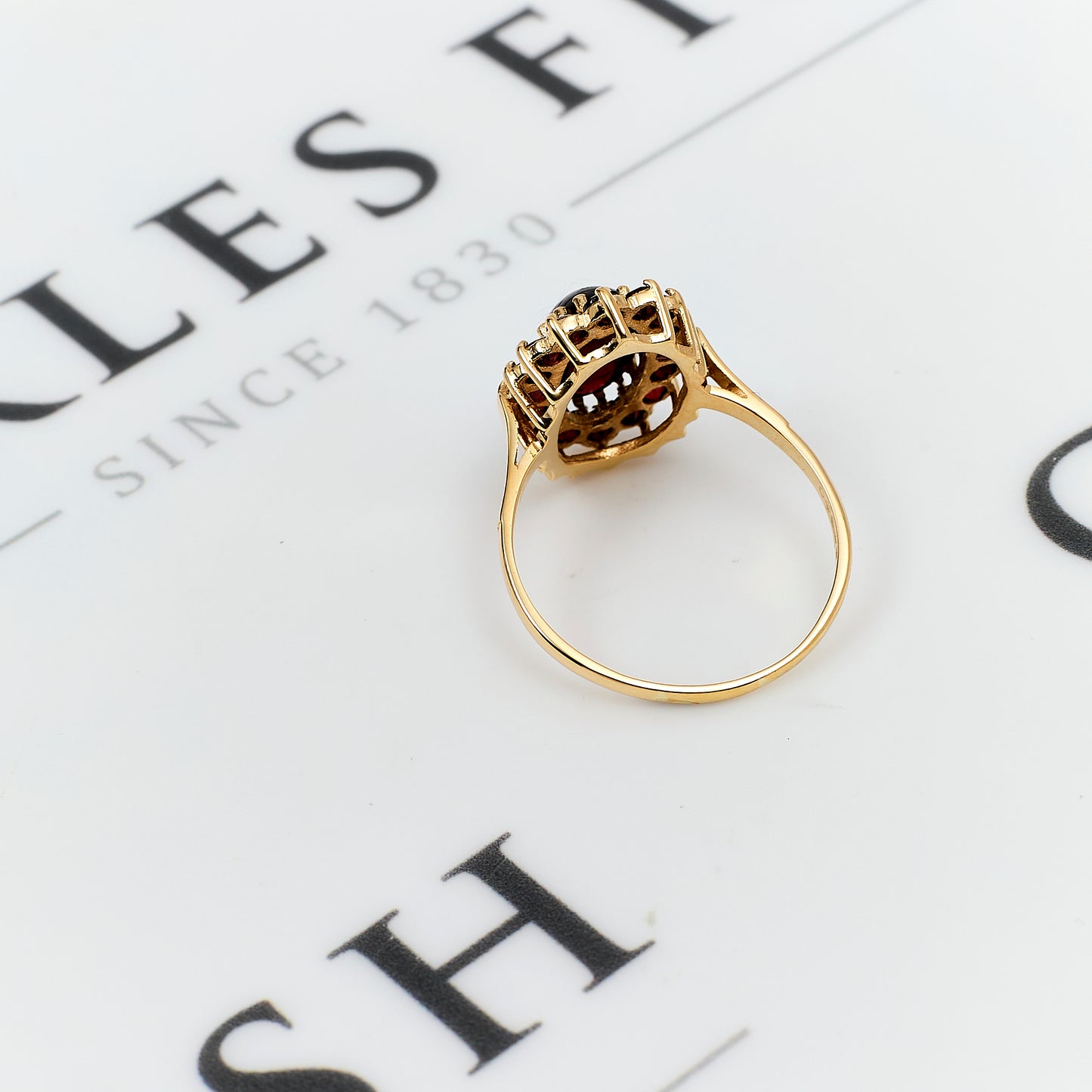 Pre-Owned 9ct Gold Oval Garnet Cluster Ring Size X